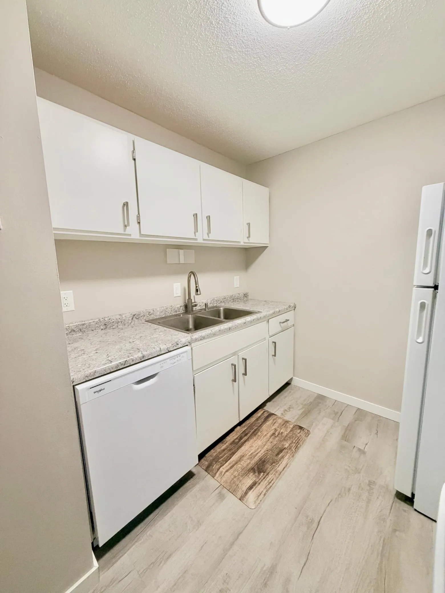 Photo 4 of 1601 N Innsbruck Drive Unit 109