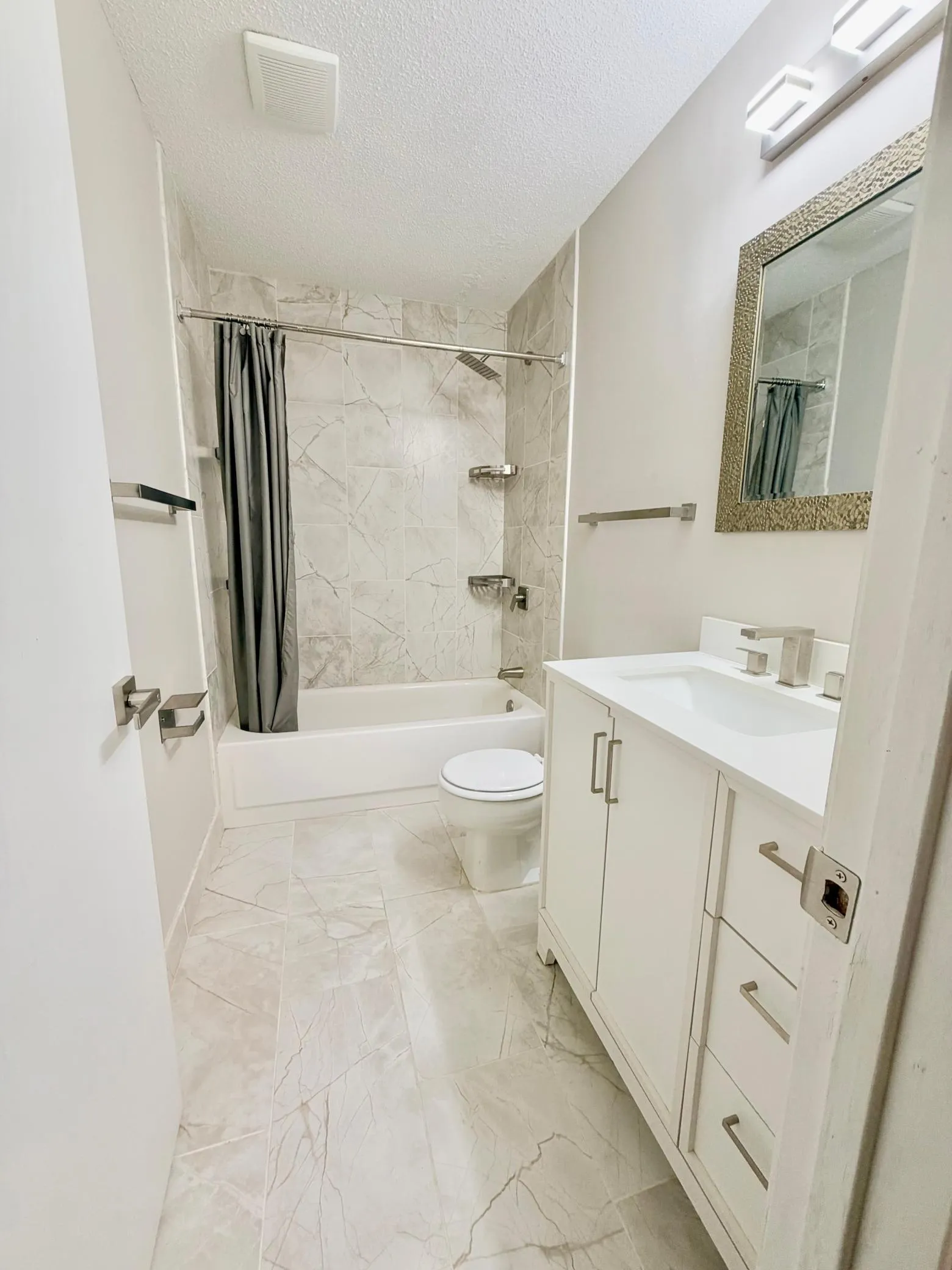 Photo 8 of 1601 N Innsbruck Drive Unit 109