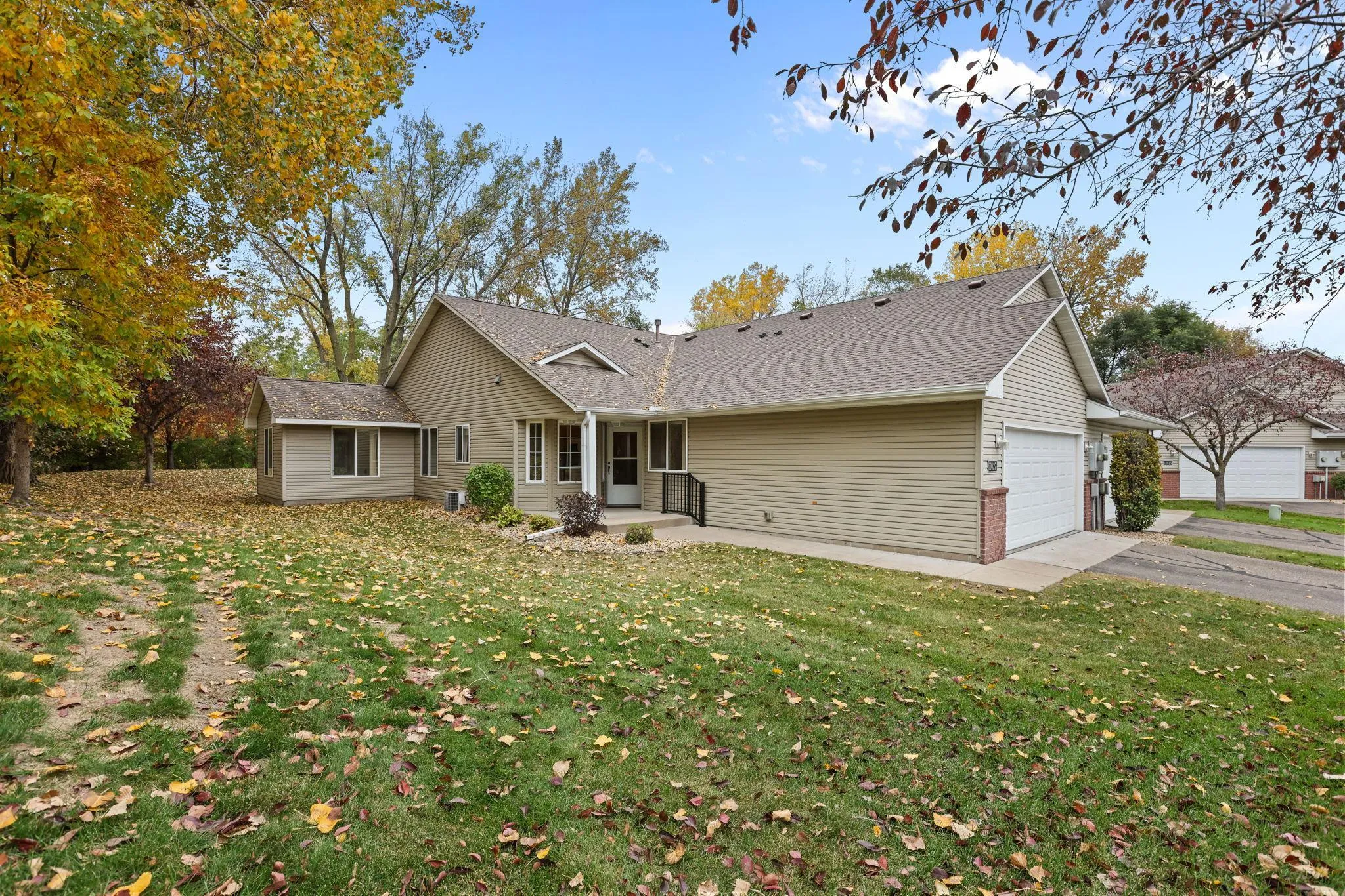 Photo 2 of 11027 Lincoln Ne Court