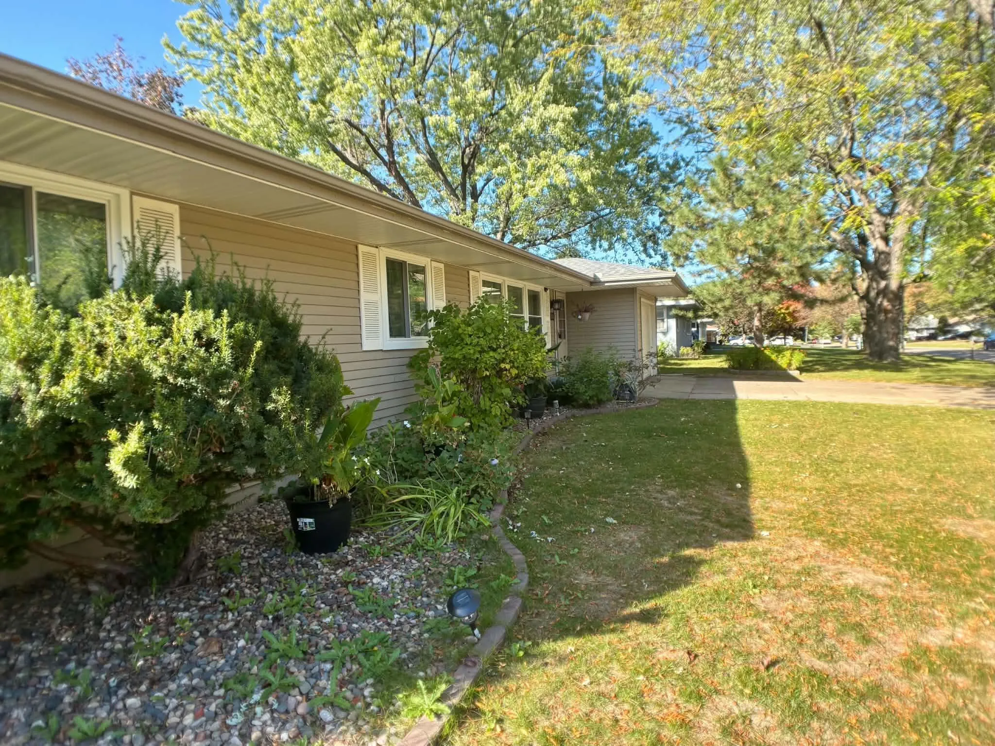 Photo 4 of 2819 Farrington Street