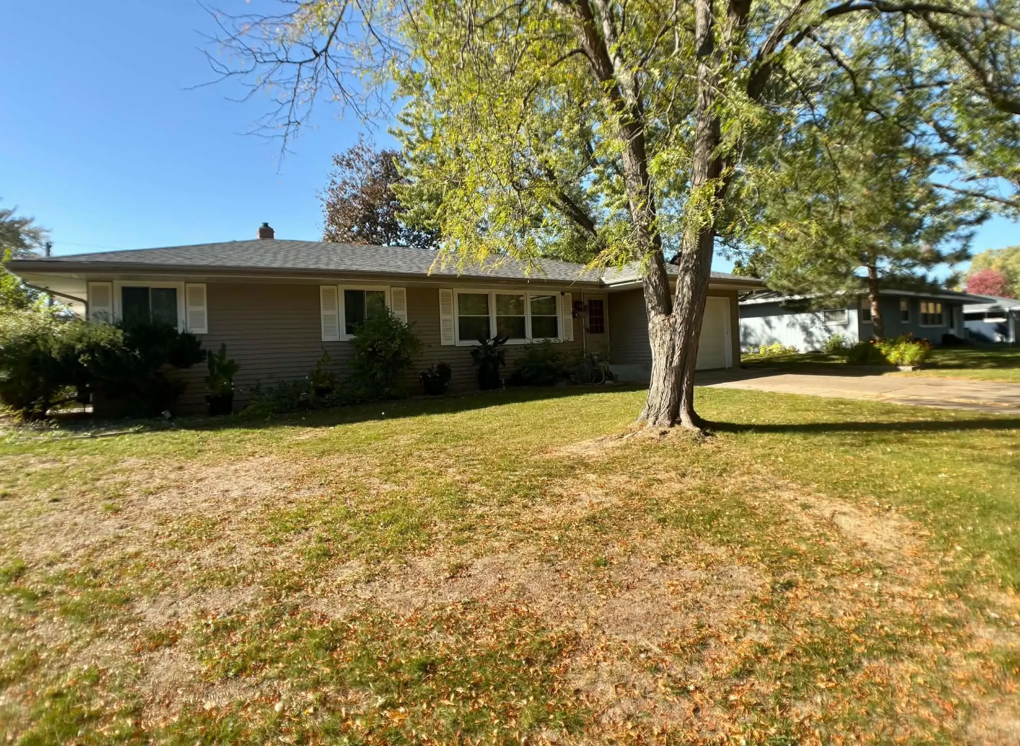 Photo 5 of 2819 Farrington Street