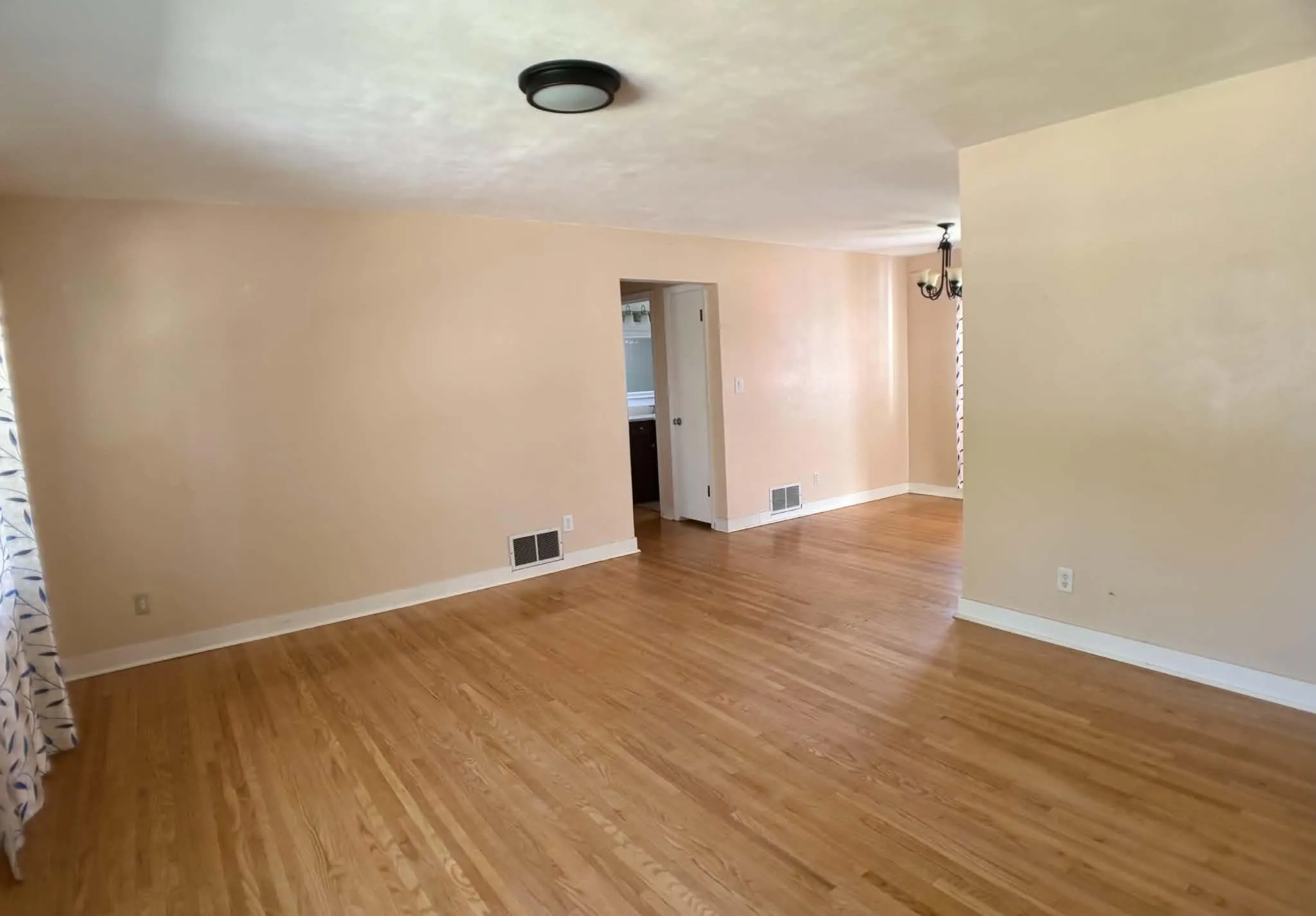 Photo 8 of 2819 Farrington Street