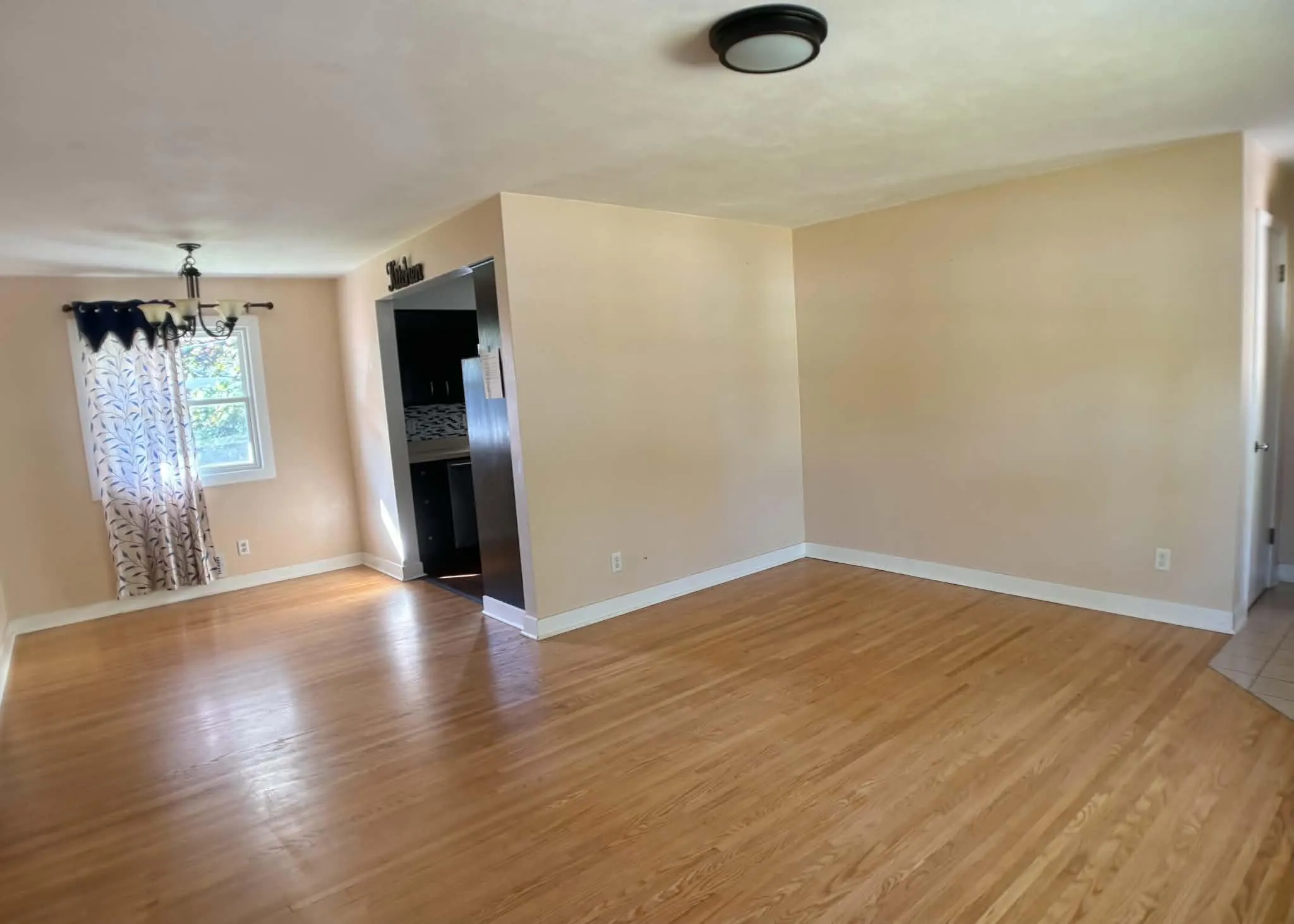 Photo 6 of 2819 Farrington Street
