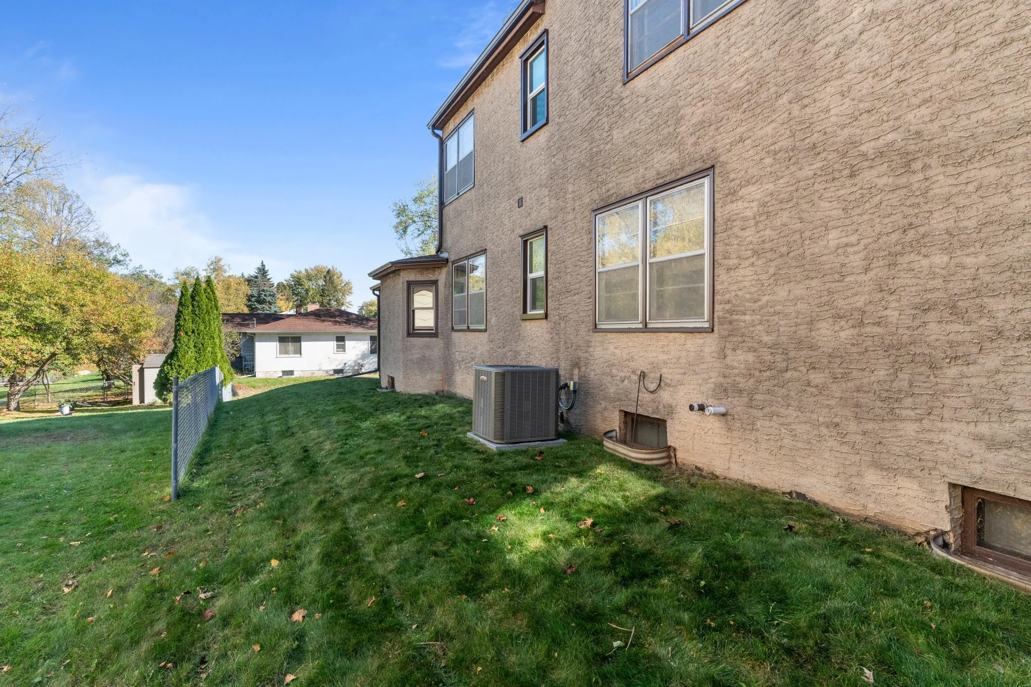 Photo 4 of 1112 Seminole Avenue