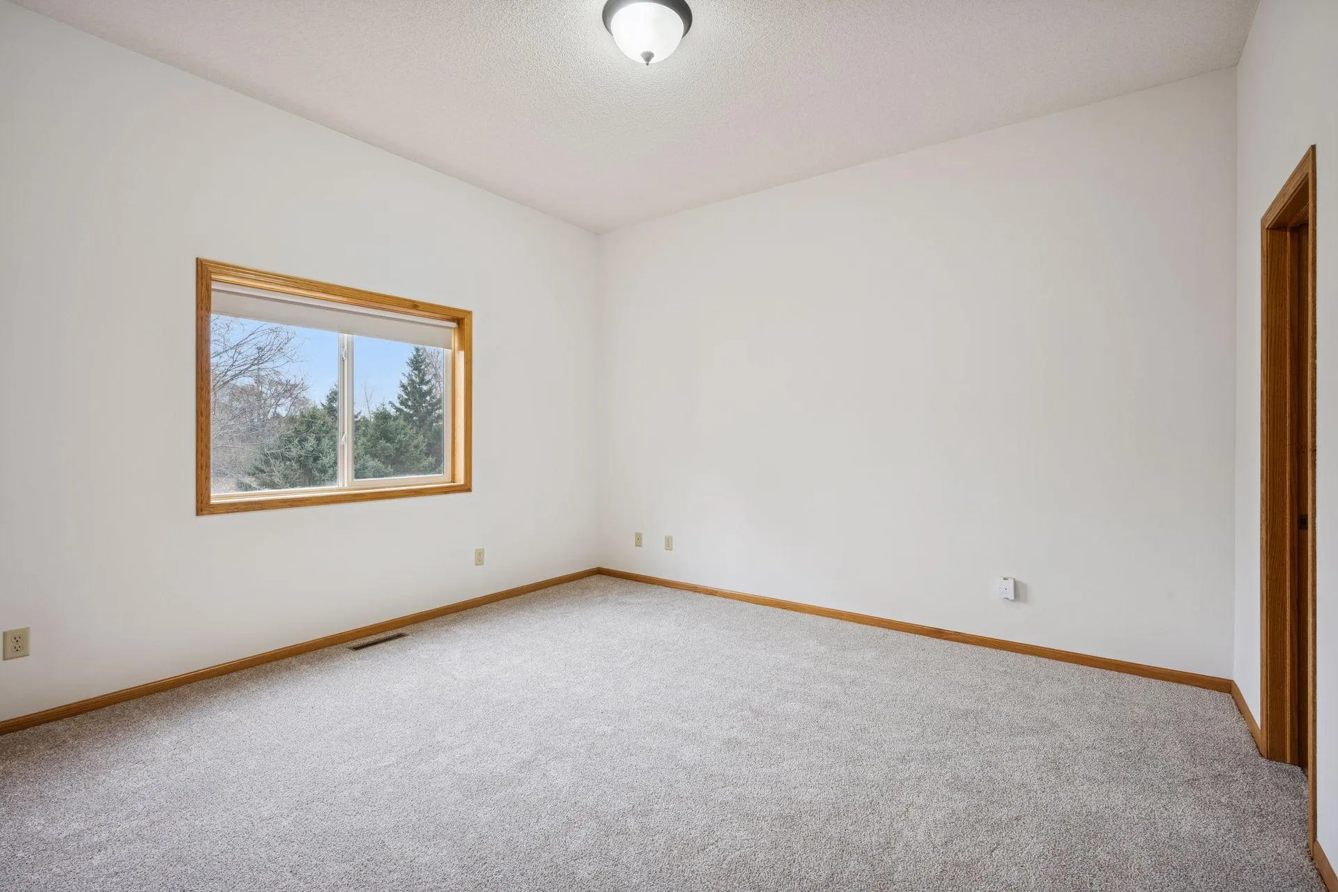 Photo 15 of 18667 Zane Nw Street