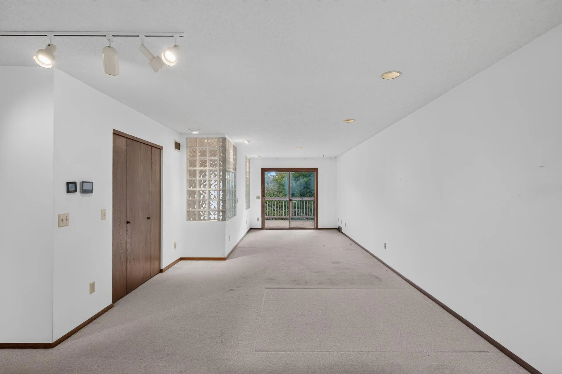 Photo 19 of 8725 Walton Oaks Drive