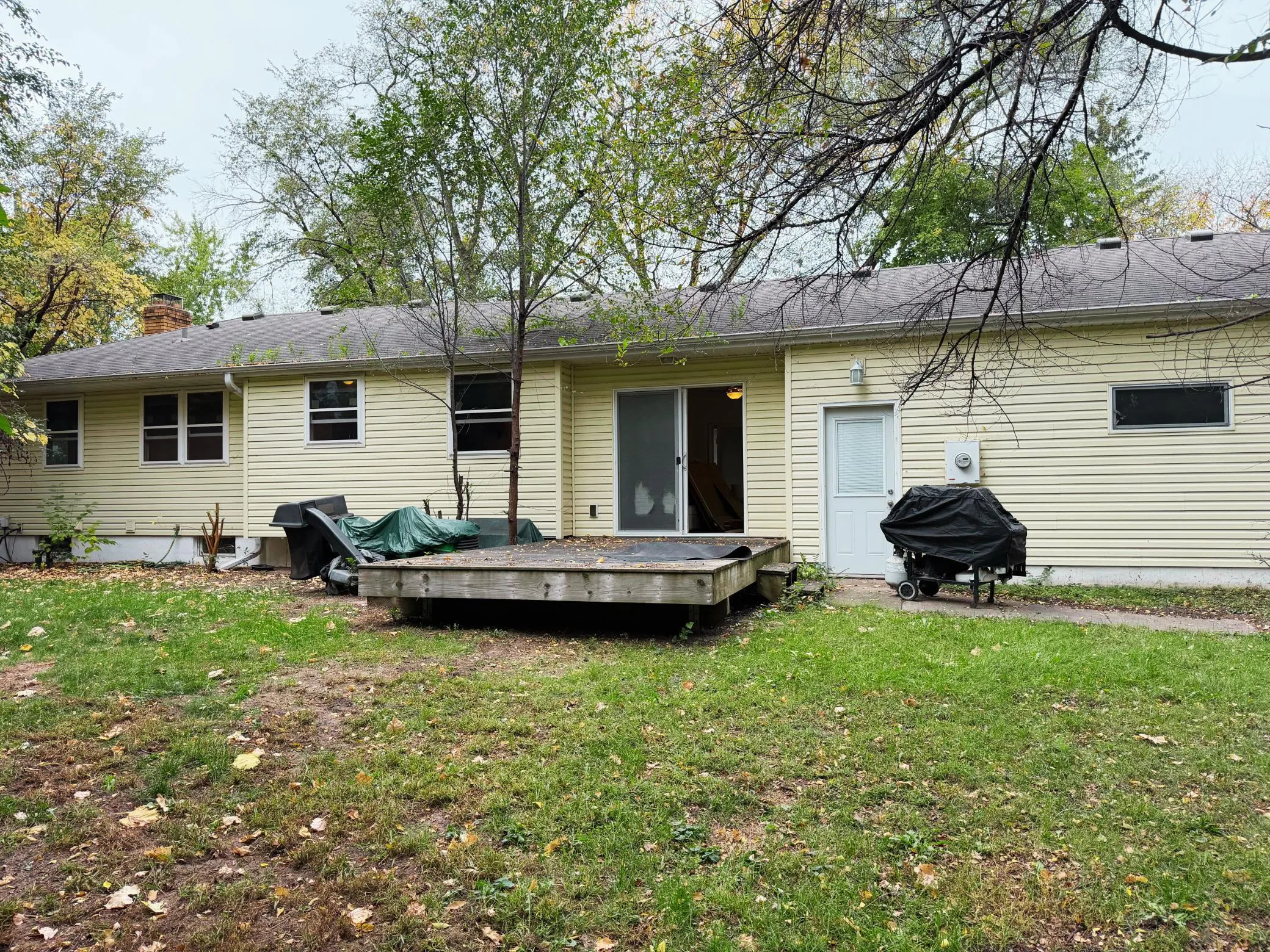 Photo 4 of 8455 Terrace Ne Road