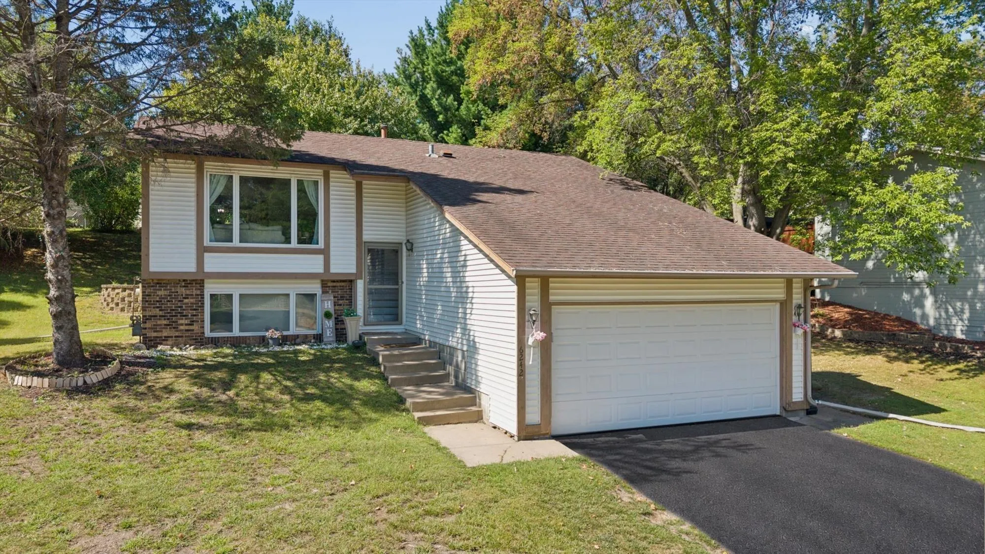 Photo 2 of 6242 Whispering Oaks Drive