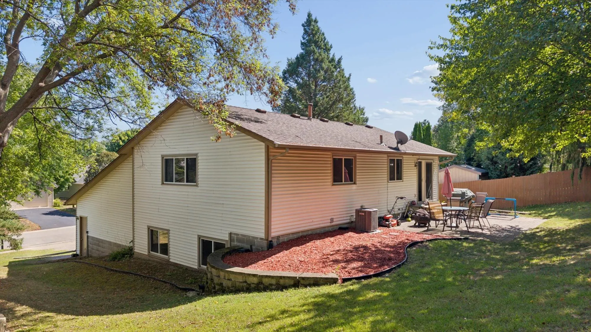 Photo 19 of 6242 Whispering Oaks Drive