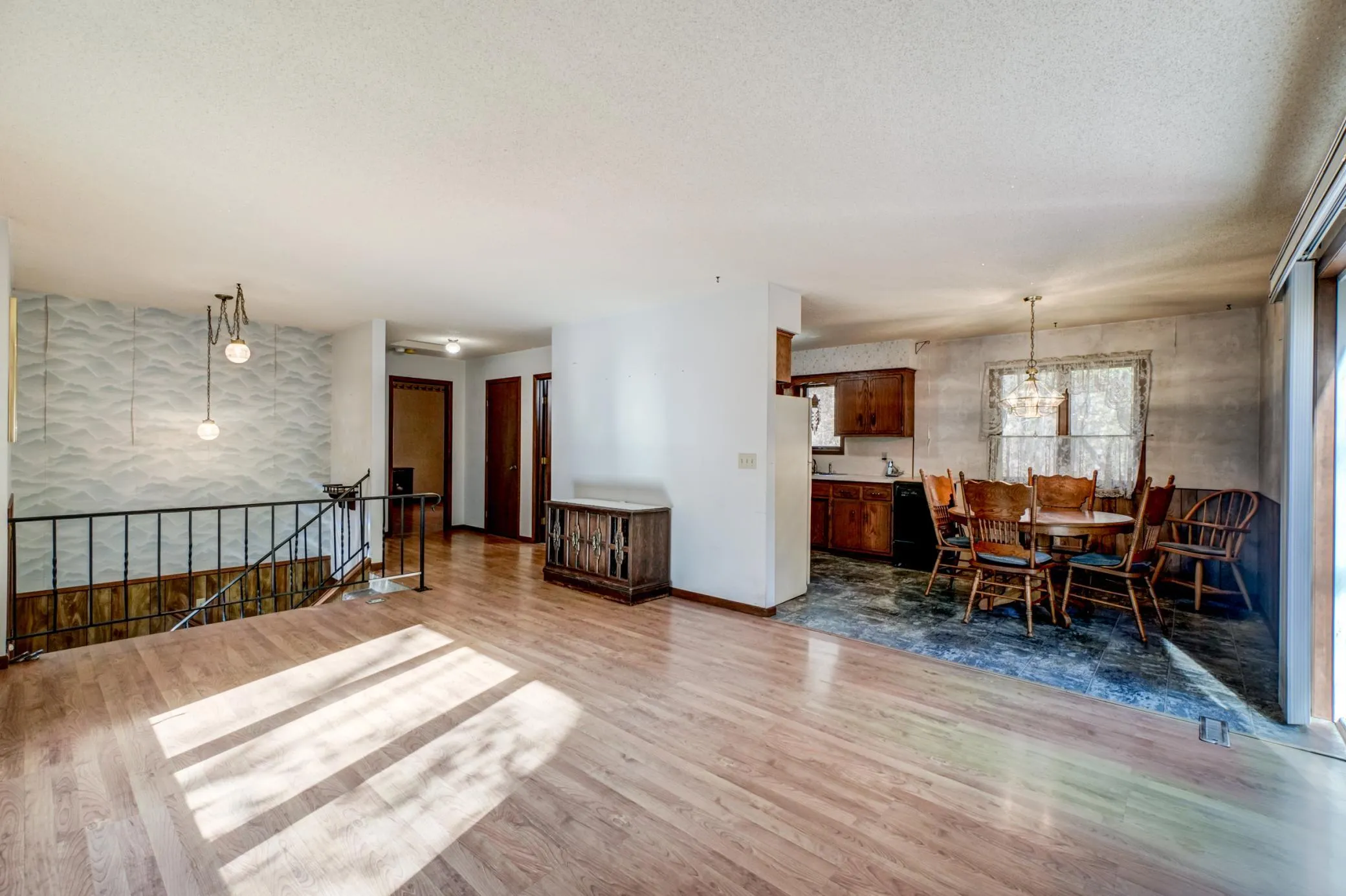 Photo 4 of 26731 Oakman Avenue