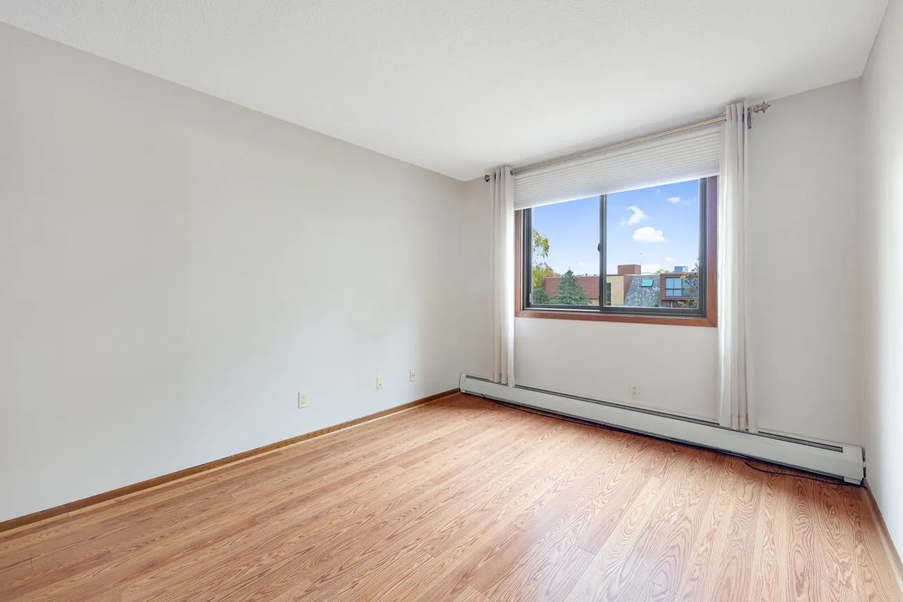 Photo 13 of 999 41st Ne Avenue Unit 307