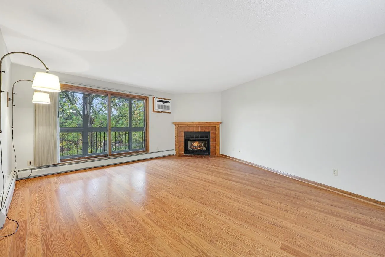Photo 5 of 999 41st Ne Avenue Unit 307