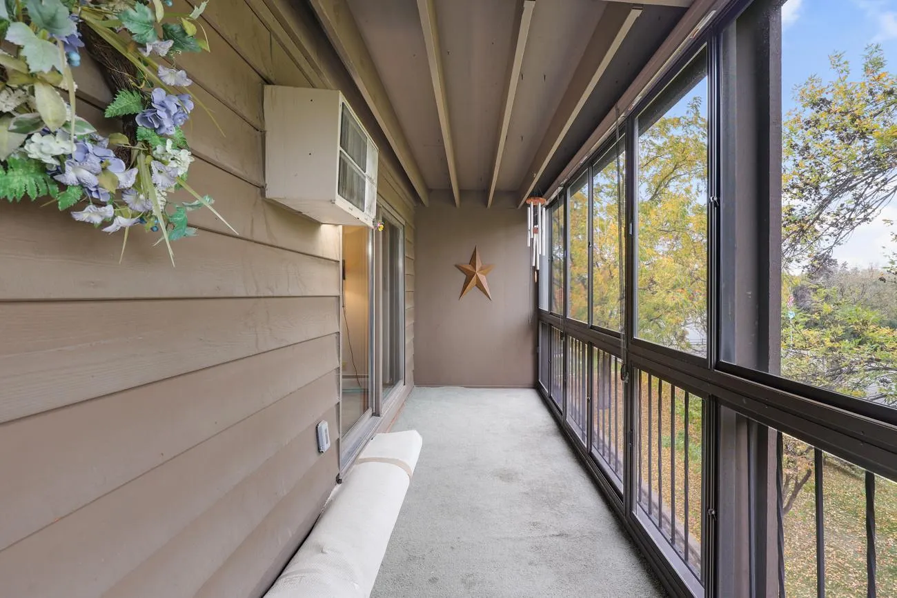 Photo 12 of 999 41st Ne Avenue Unit 307