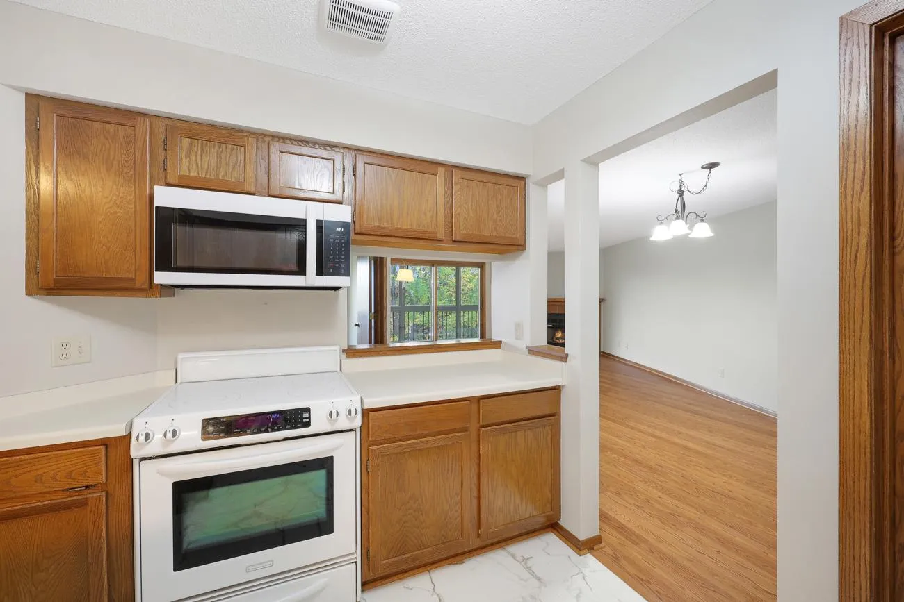 Photo 8 of 999 41st Ne Avenue Unit 307