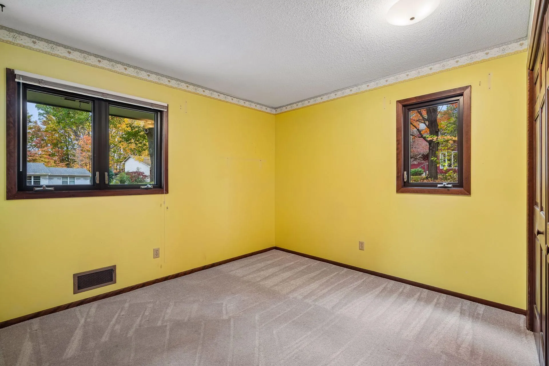 Photo 32 of 7513 Maplewood Drive