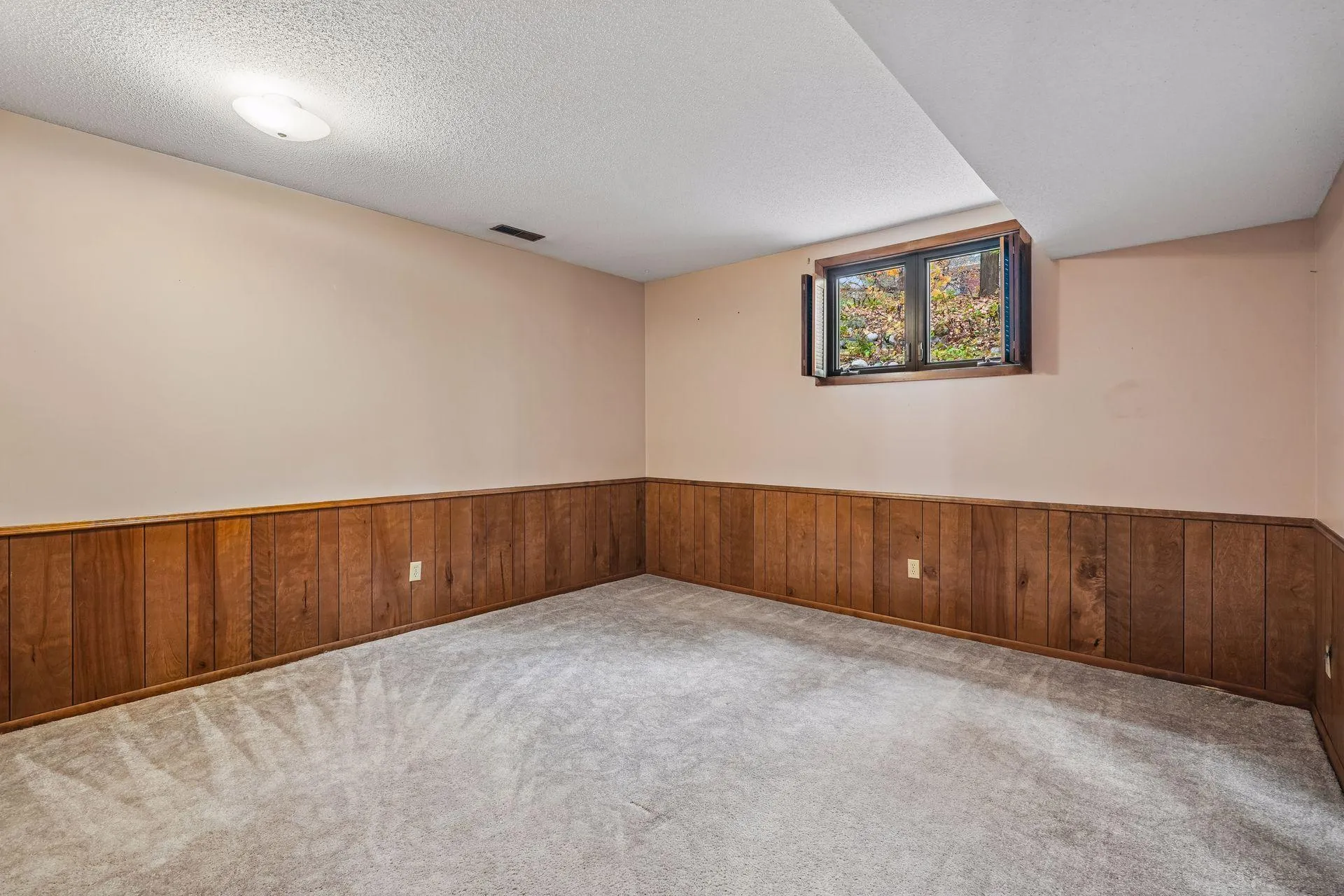 Photo 35 of 7513 Maplewood Drive