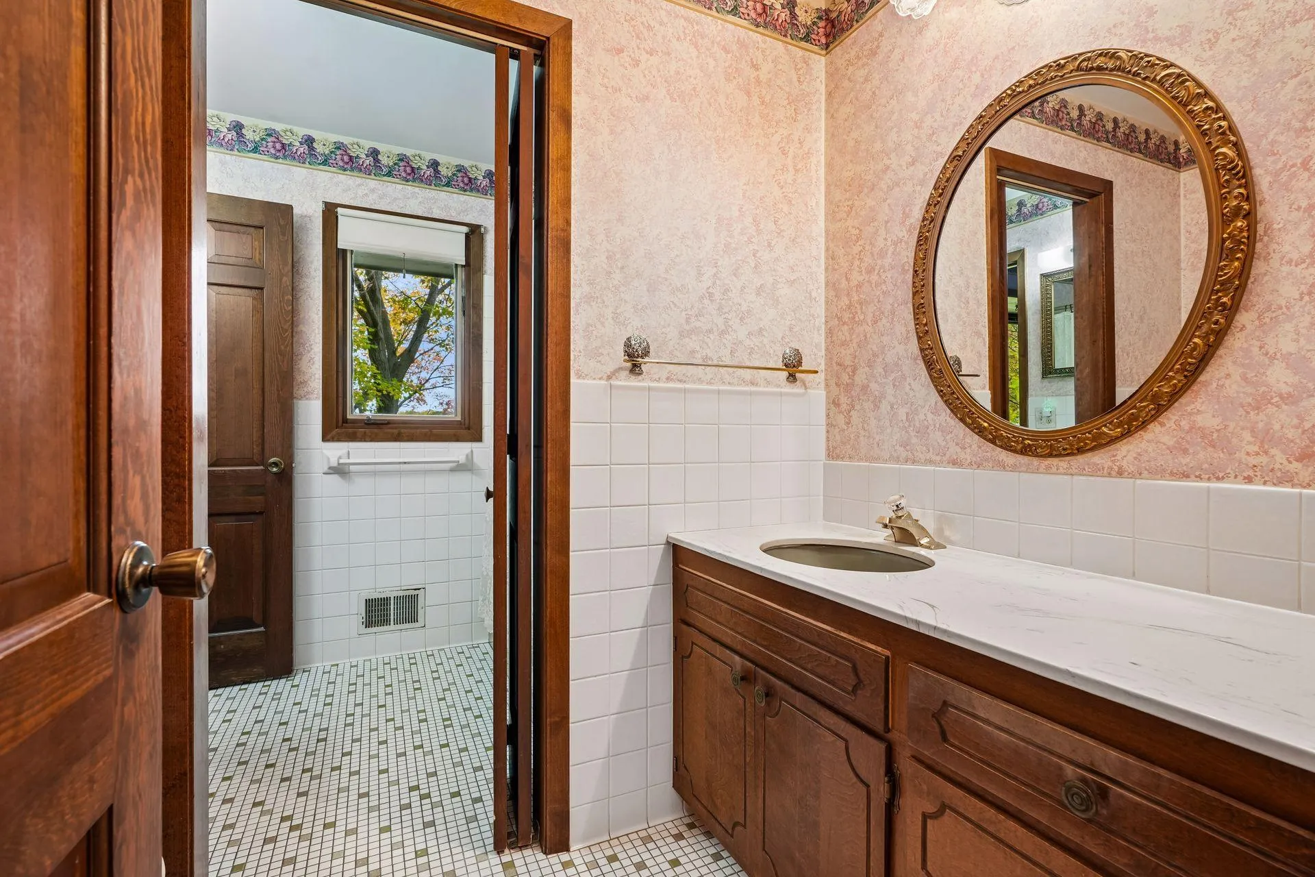 Photo 36 of 7513 Maplewood Drive