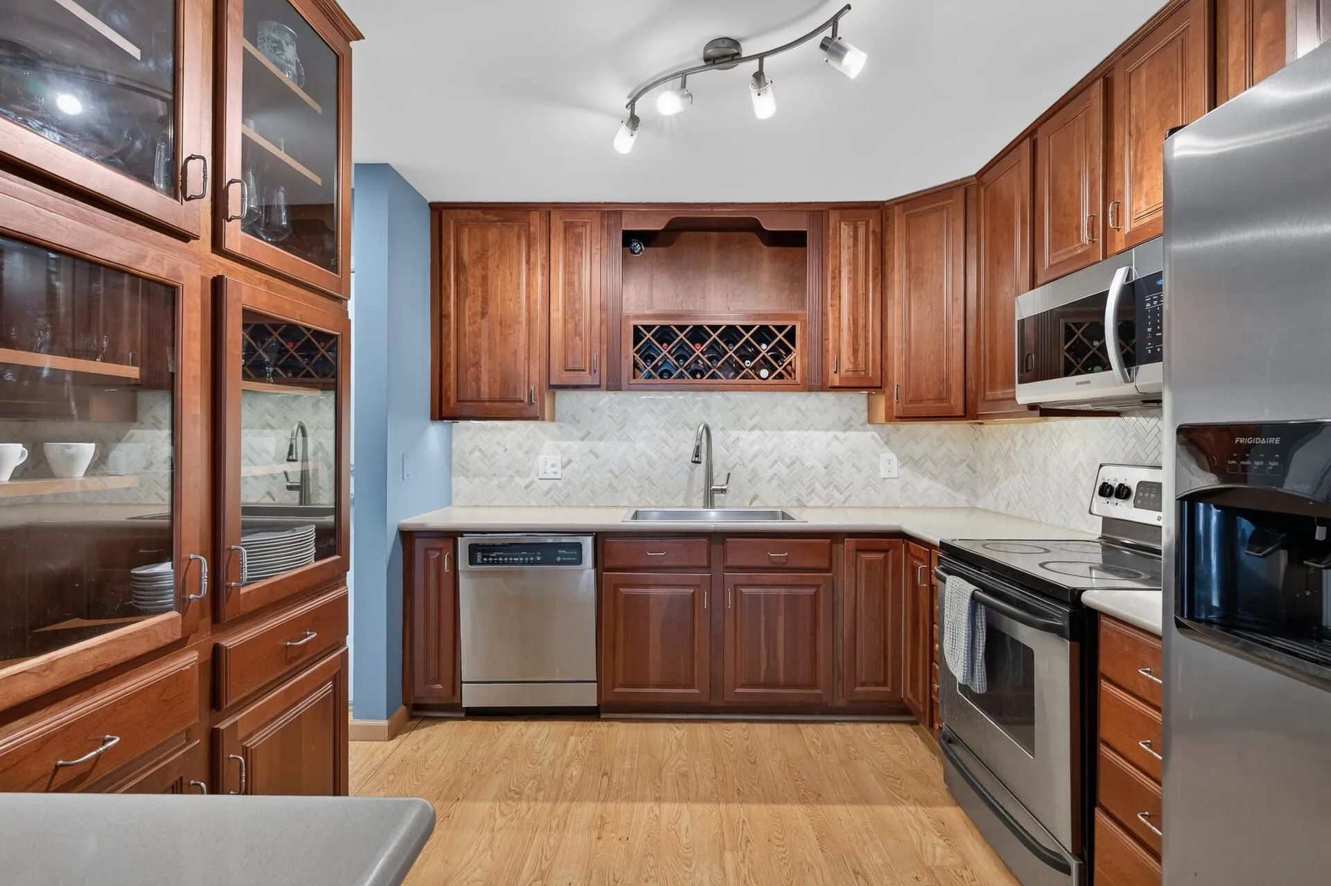 Photo 8 of 121 Washington S Avenue Unit 505