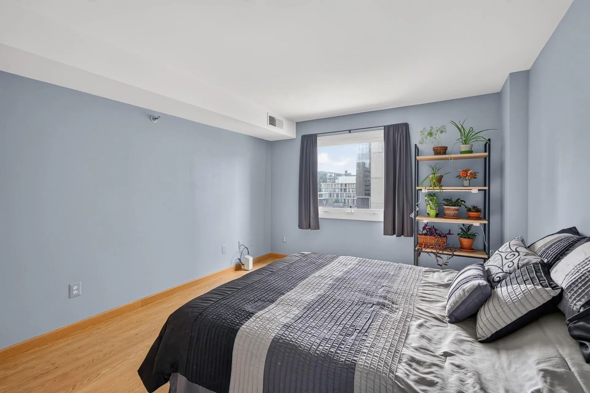 Photo 17 of 121 Washington S Avenue Unit 505