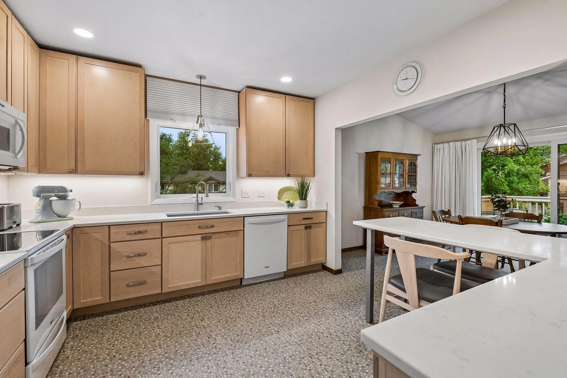 Photo 11 of 6941 Edenvale Boulevard