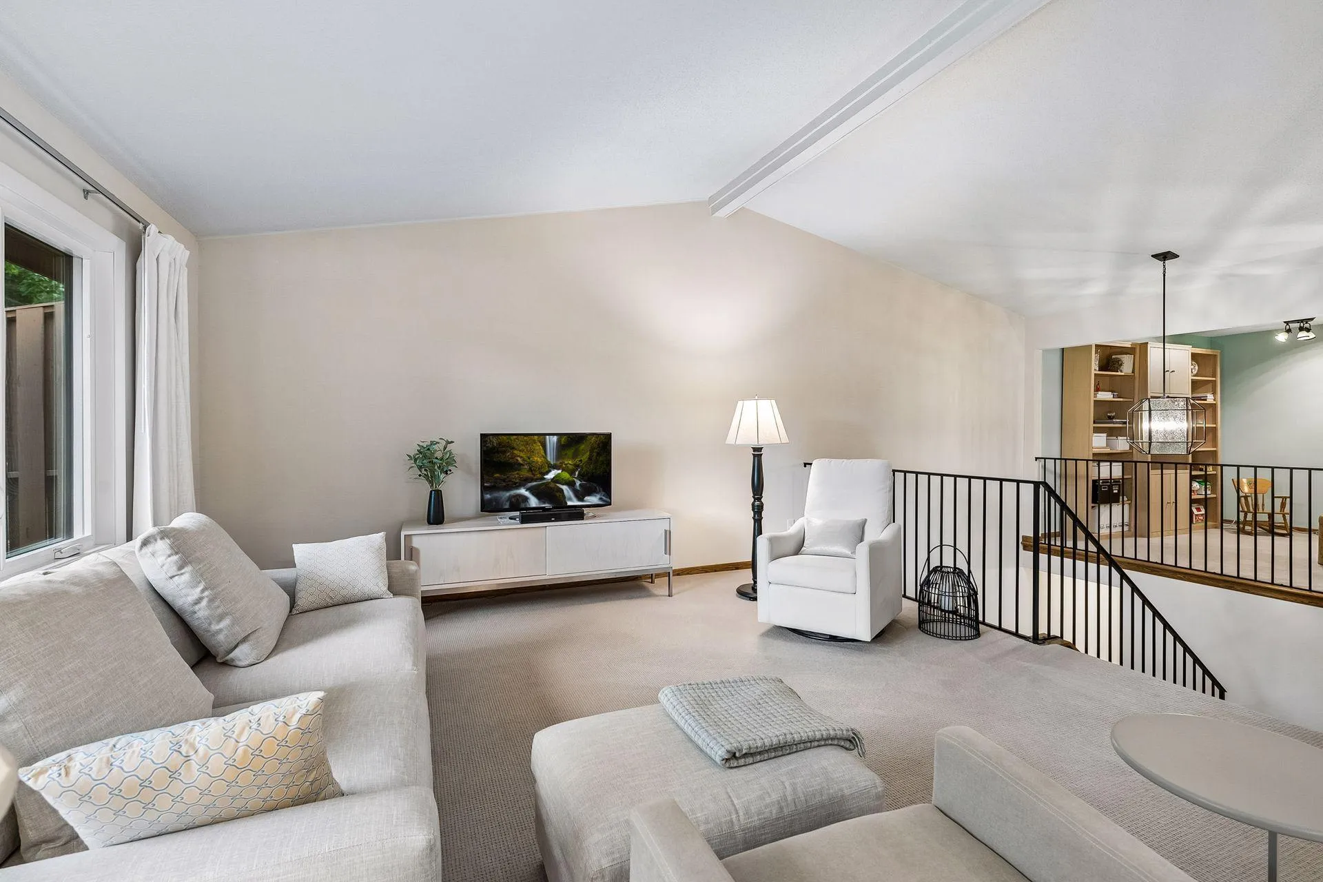 Photo 5 of 6941 Edenvale Boulevard