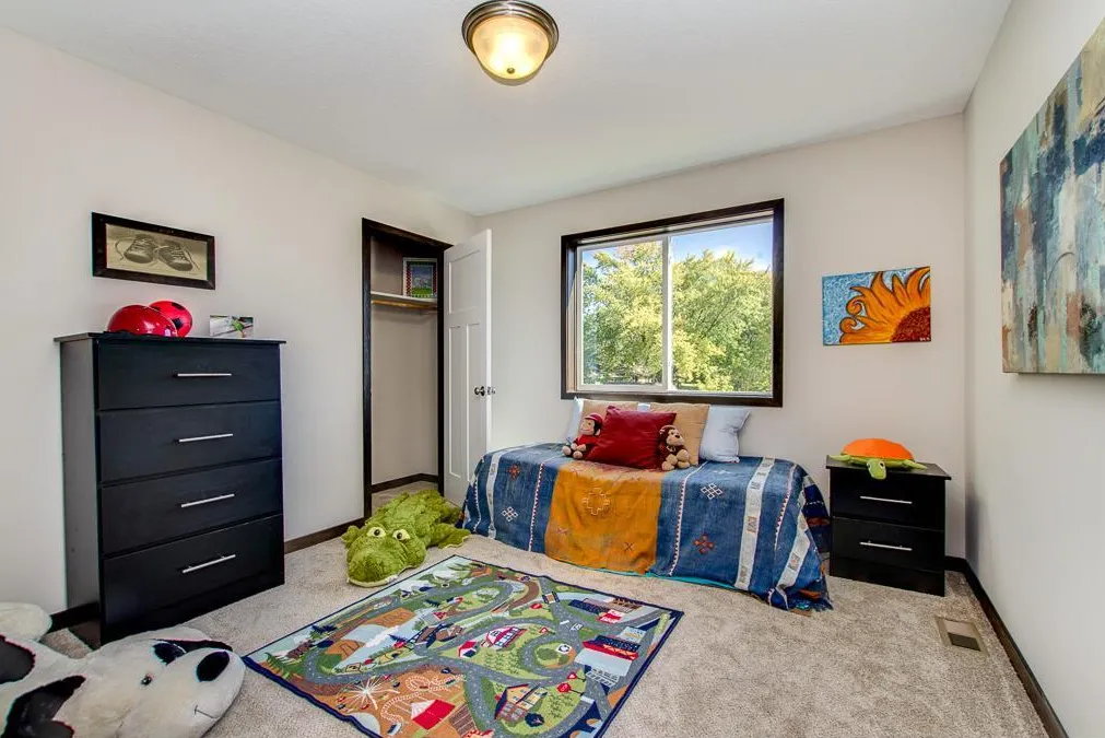 Photo 13 of 4972 Oak Street