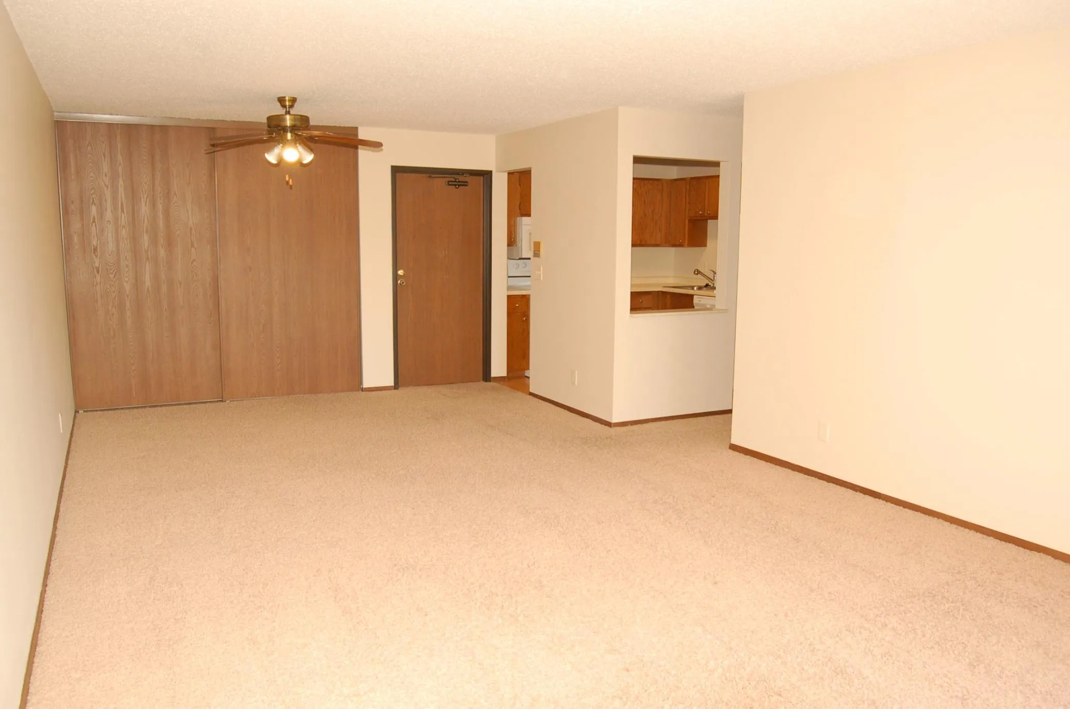 Photo 4 of 1887 Silver Bell Road Unit 219