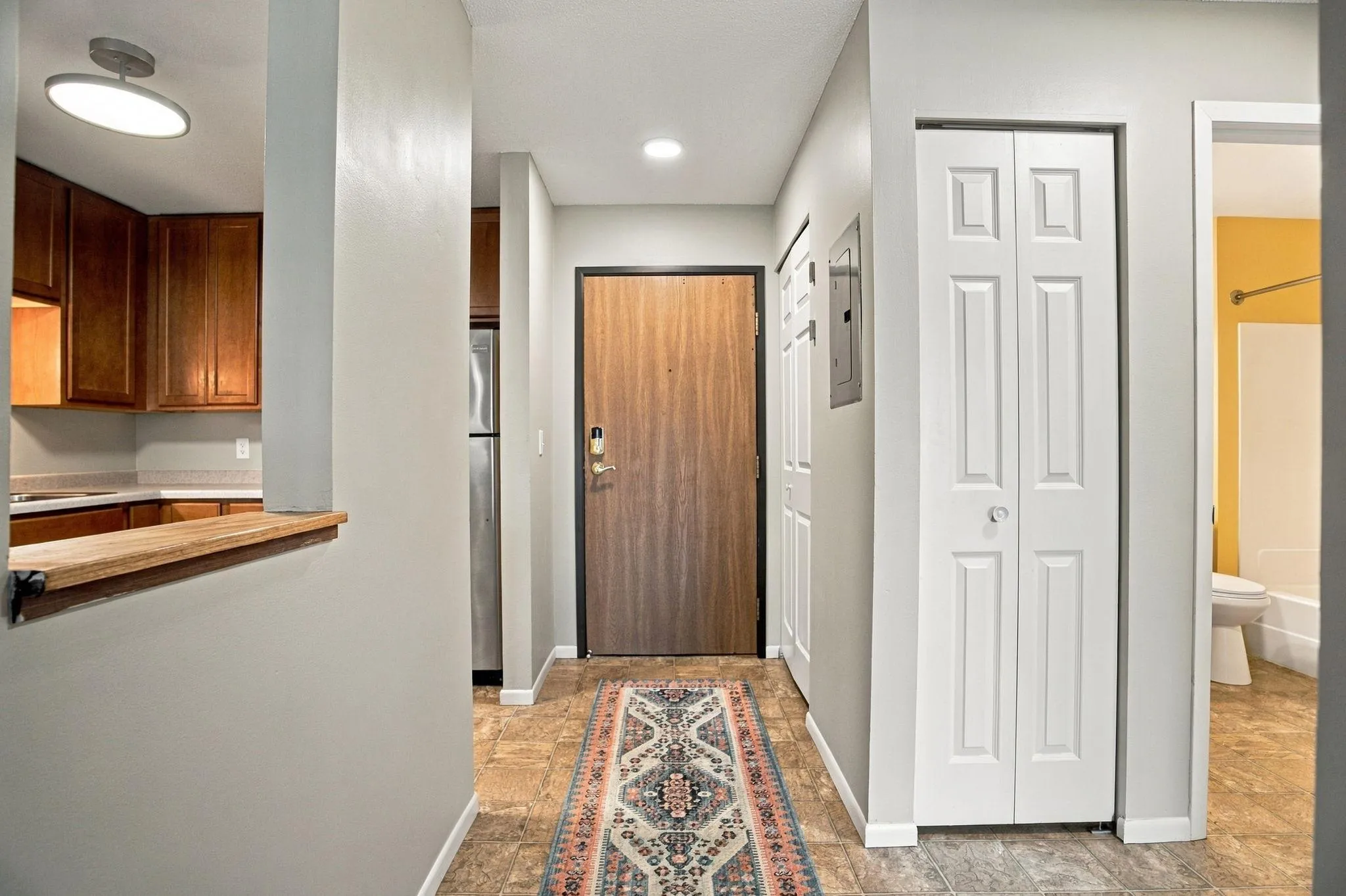 Photo 4 of 720 3rd Ne Avenue Unit 211