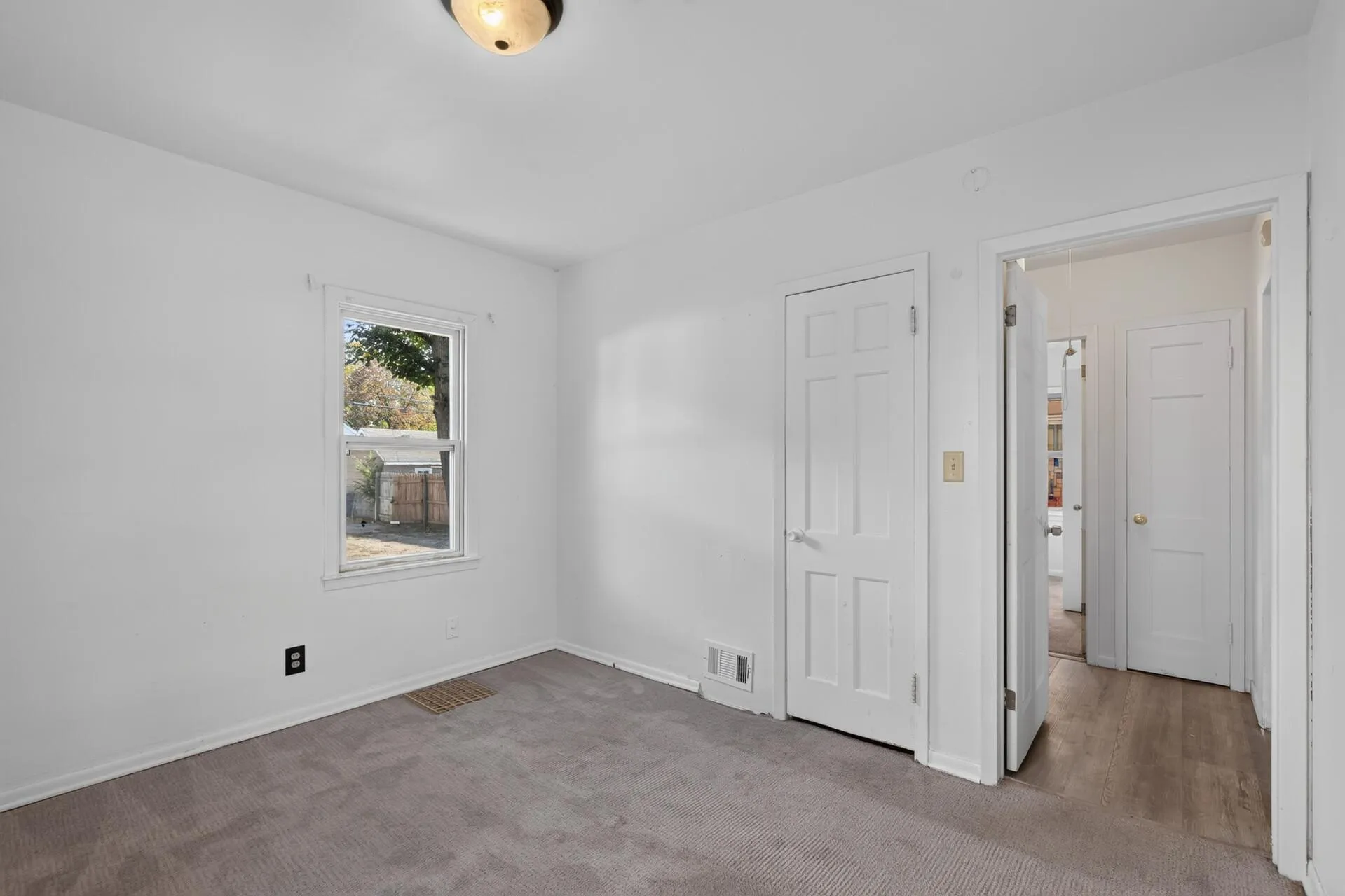 Photo 10 of 4822 Bryant N Avenue