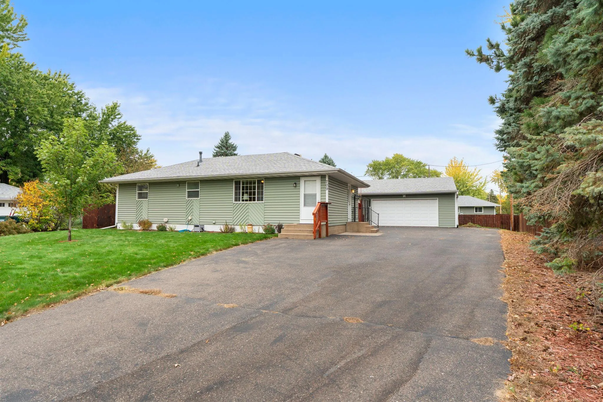Photo 3 of 709 120th Ne Avenue