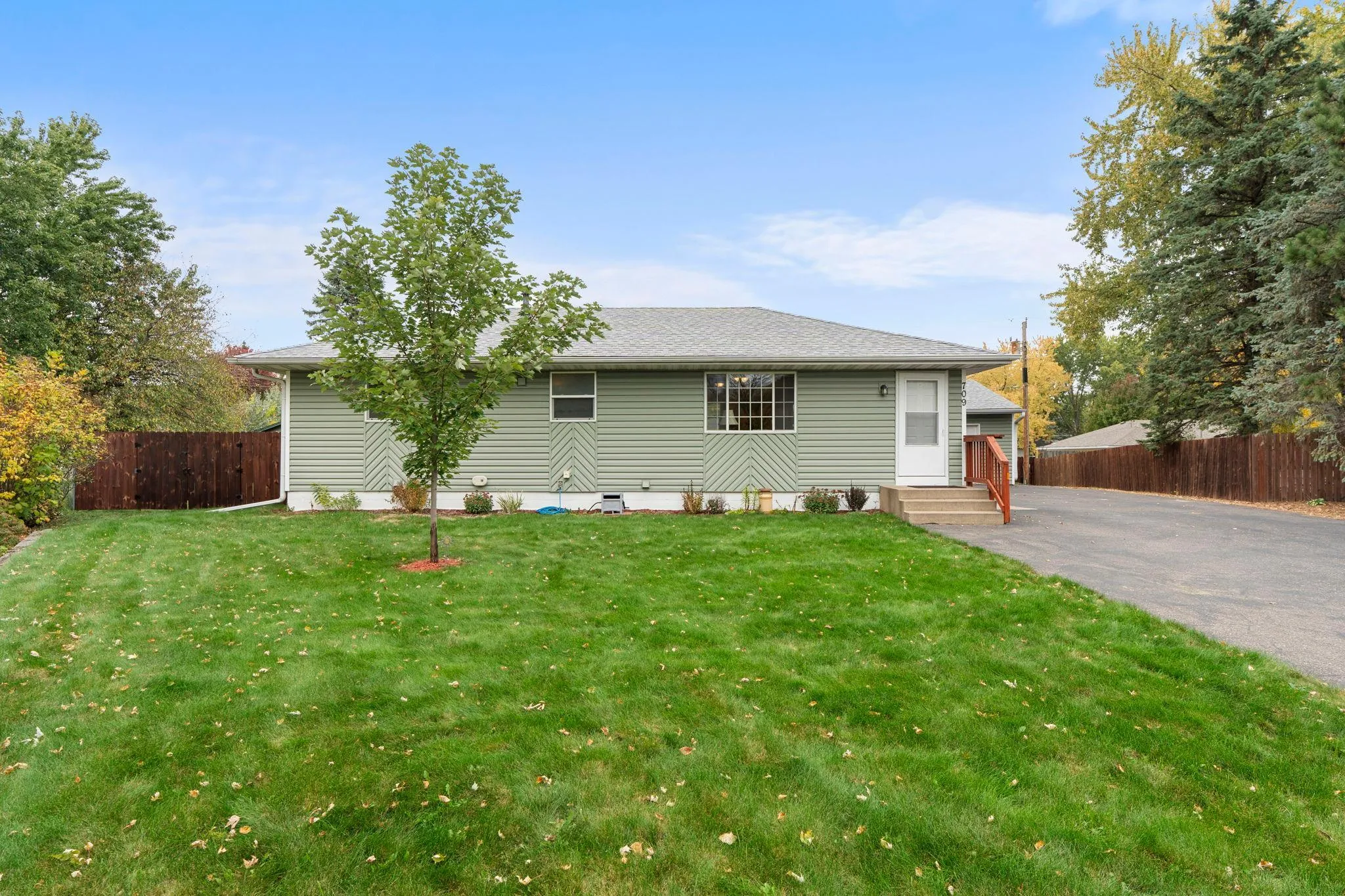 Photo 2 of 709 120th Ne Avenue