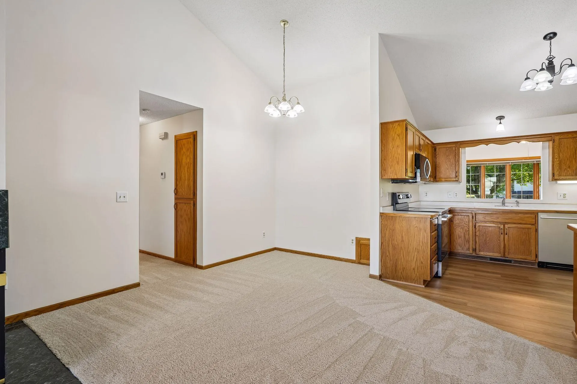 Photo 16 of 13137 Rose Nw Street