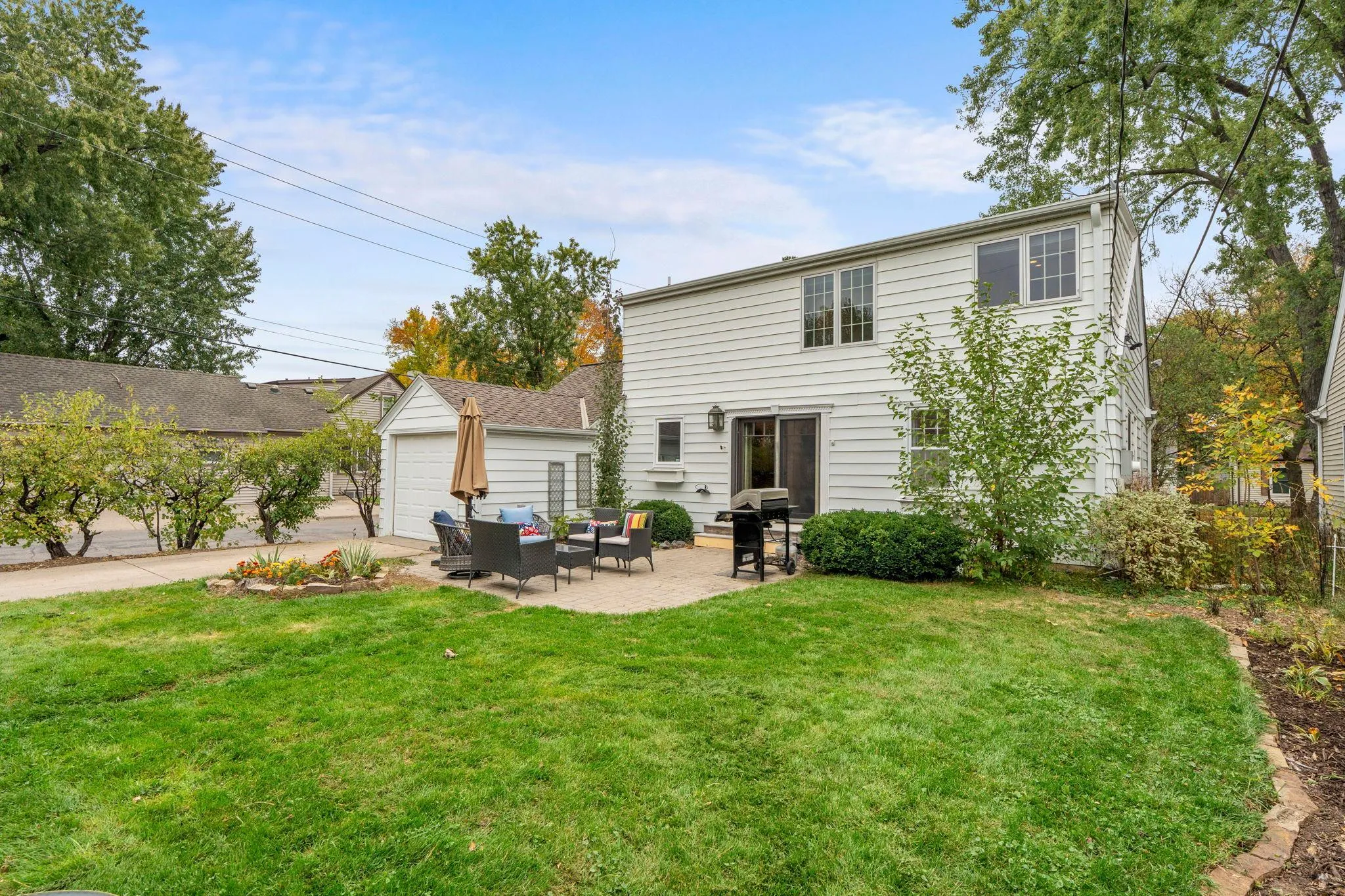 Photo 2 of 4100 Xenwood S Avenue