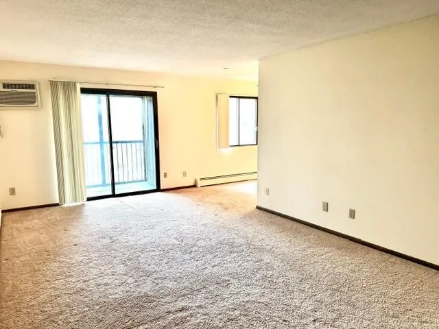 Photo 5 of 4101 Parklawn Avenue Unit 331