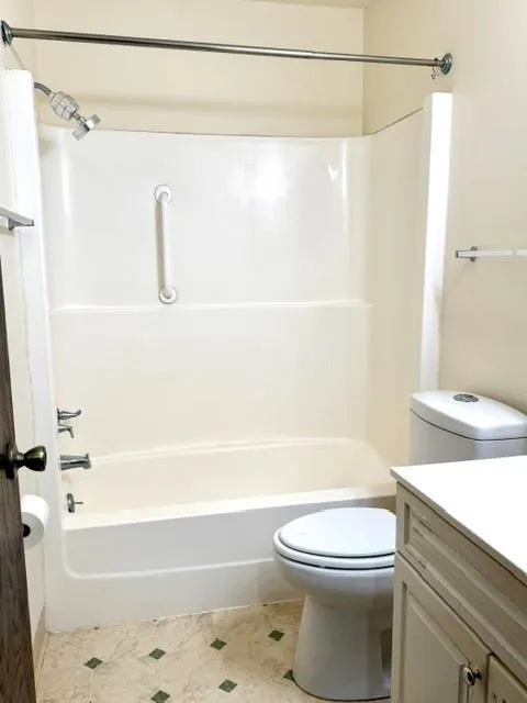 Photo 16 of 4101 Parklawn Avenue Unit 331