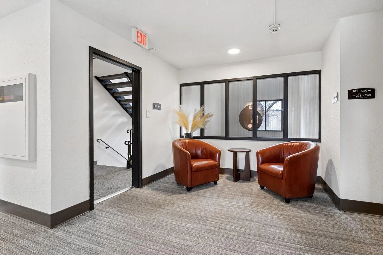 Photo 4 of 4101 Parklawn Avenue Unit 331