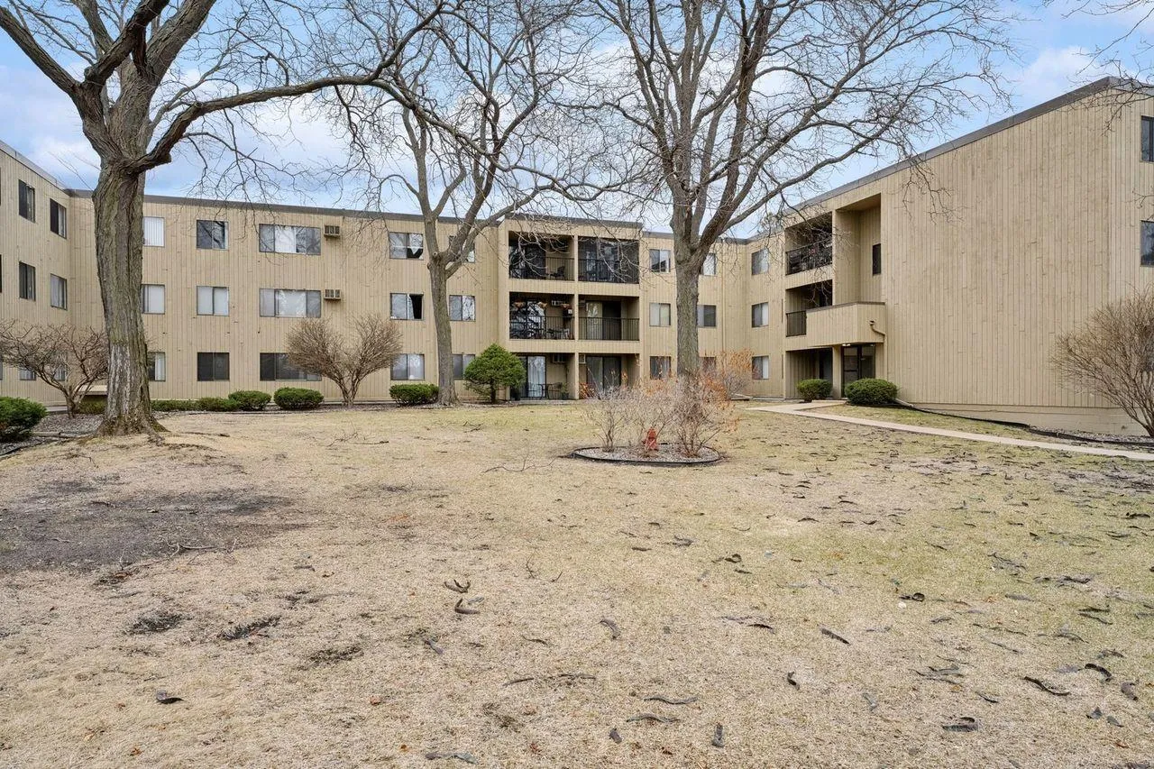 Photo 28 of 4101 Parklawn Avenue Unit 331