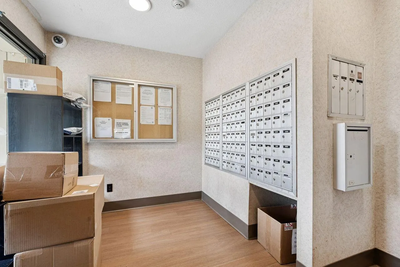 Photo 21 of 4101 Parklawn Avenue Unit 331