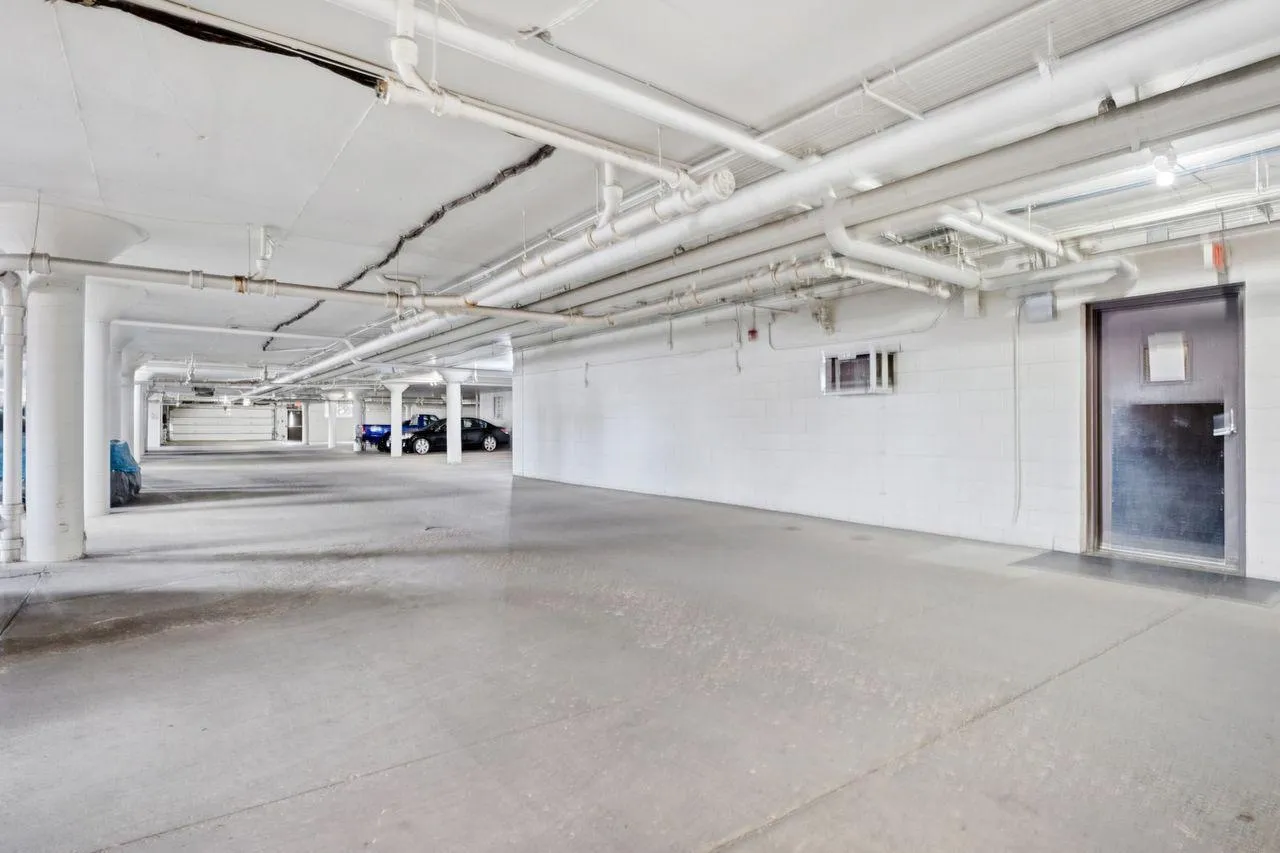 Photo 26 of 4101 Parklawn Avenue Unit 331