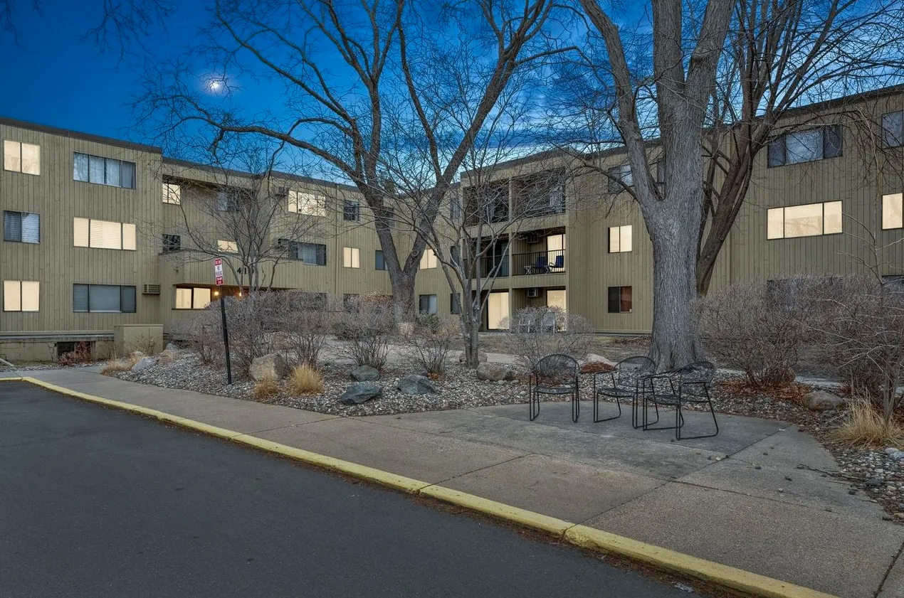 Photo 29 of 4101 Parklawn Avenue Unit 331
