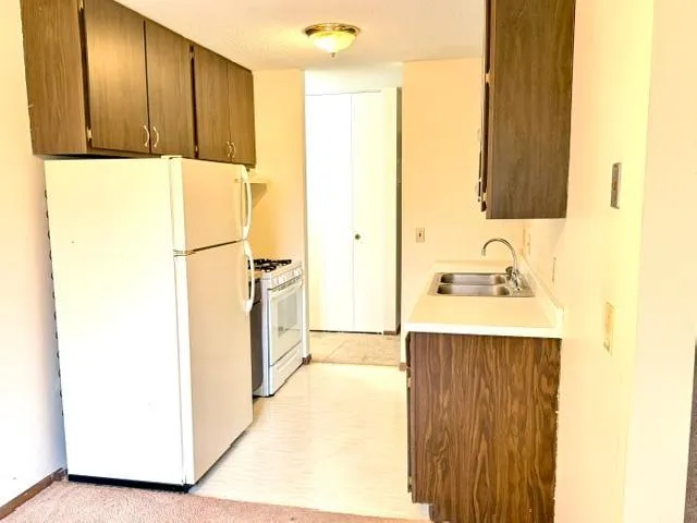 Photo 13 of 4101 Parklawn Avenue Unit 331