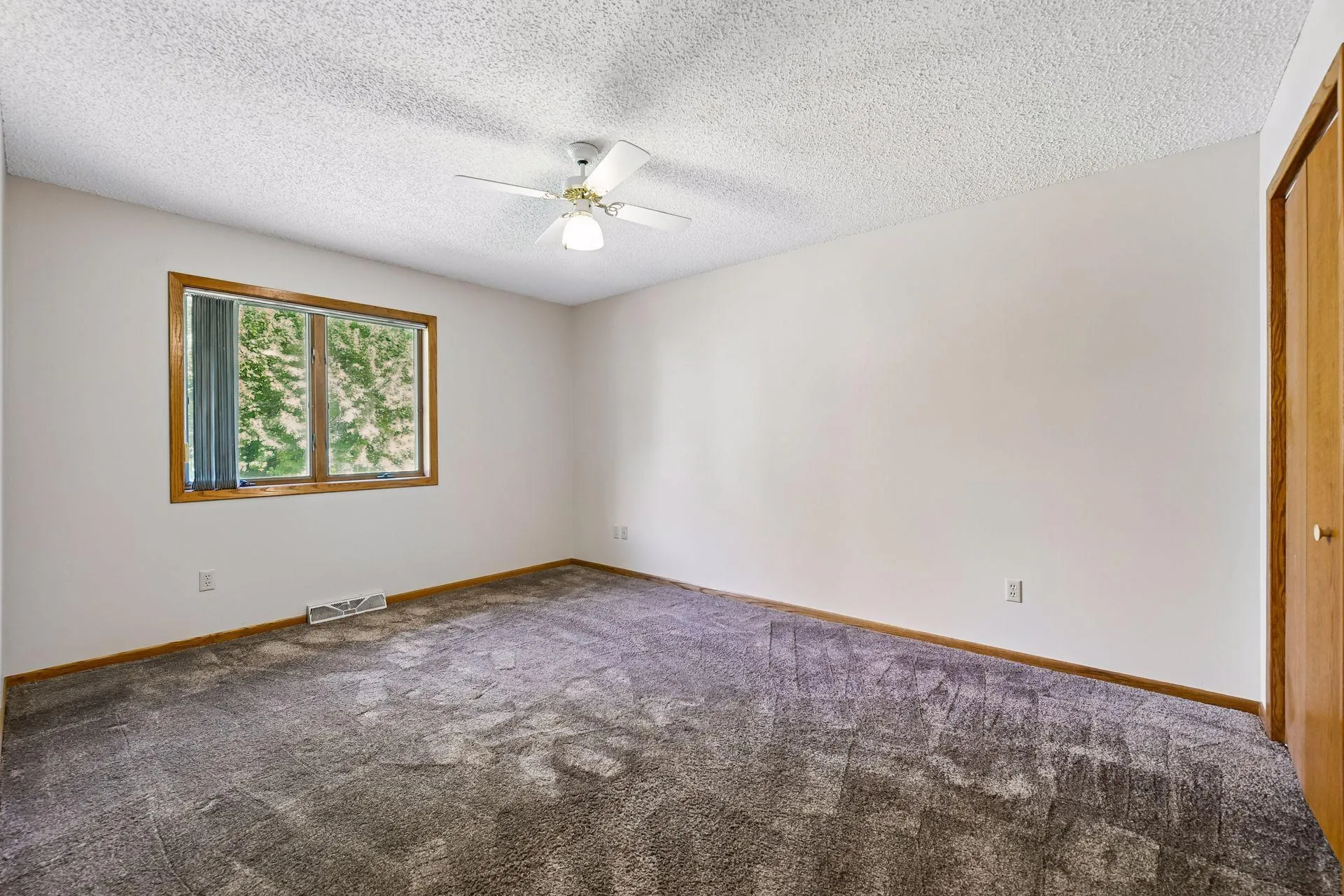 Photo 18 of 2621 Emerald Lane