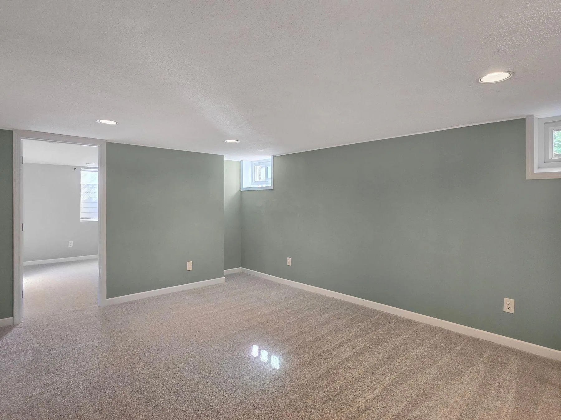 Photo 16 of 9312 Oakland S Avenue