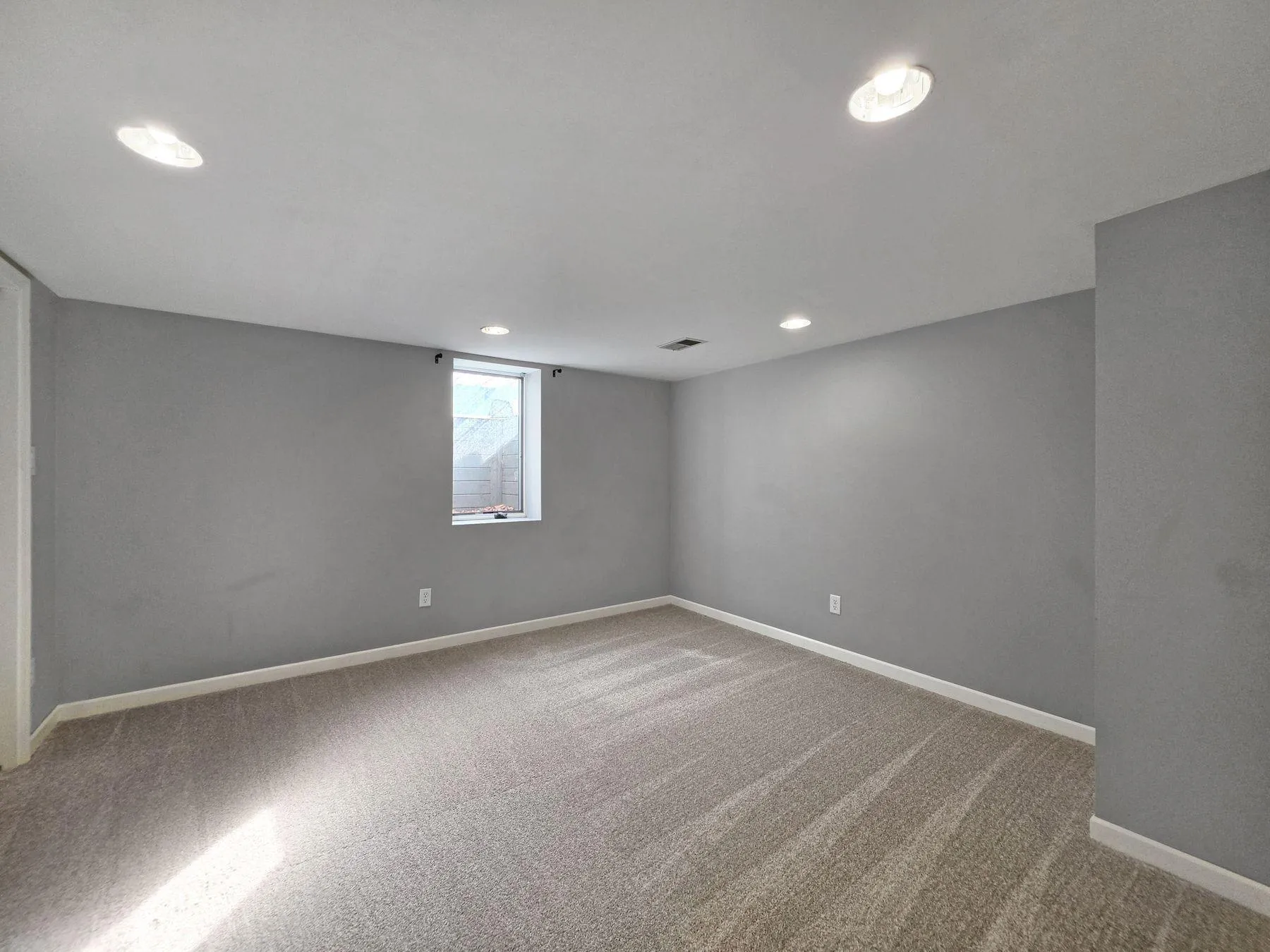 Photo 19 of 9312 Oakland S Avenue