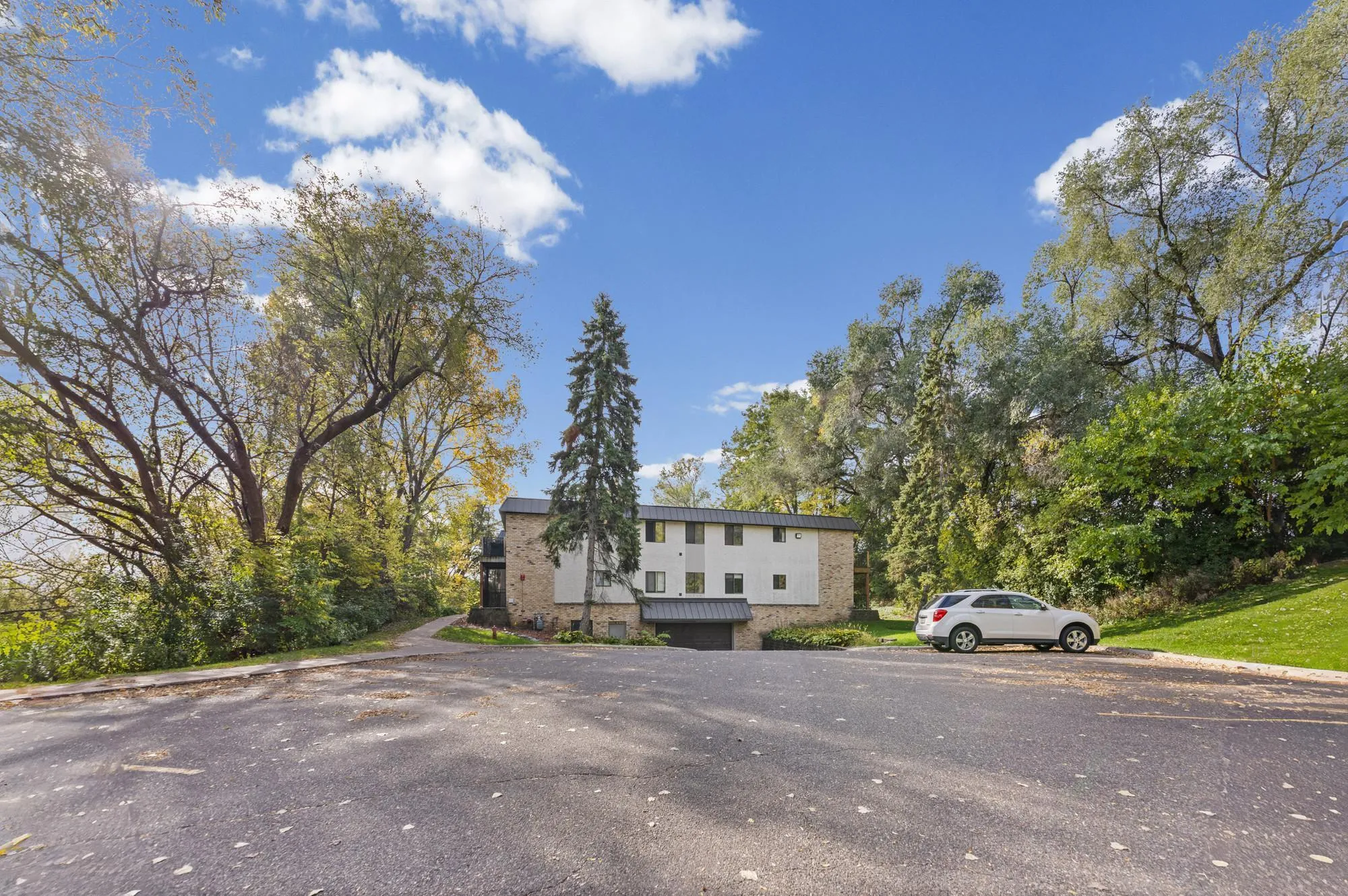 Photo 4 of 1725 Dellwood Avenue Unit 204