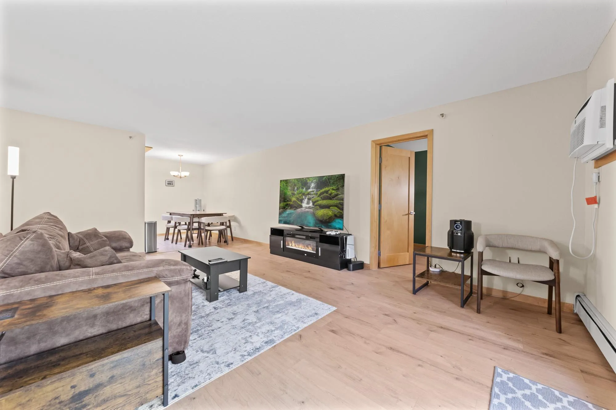 Photo 7 of 1725 Dellwood Avenue Unit 204