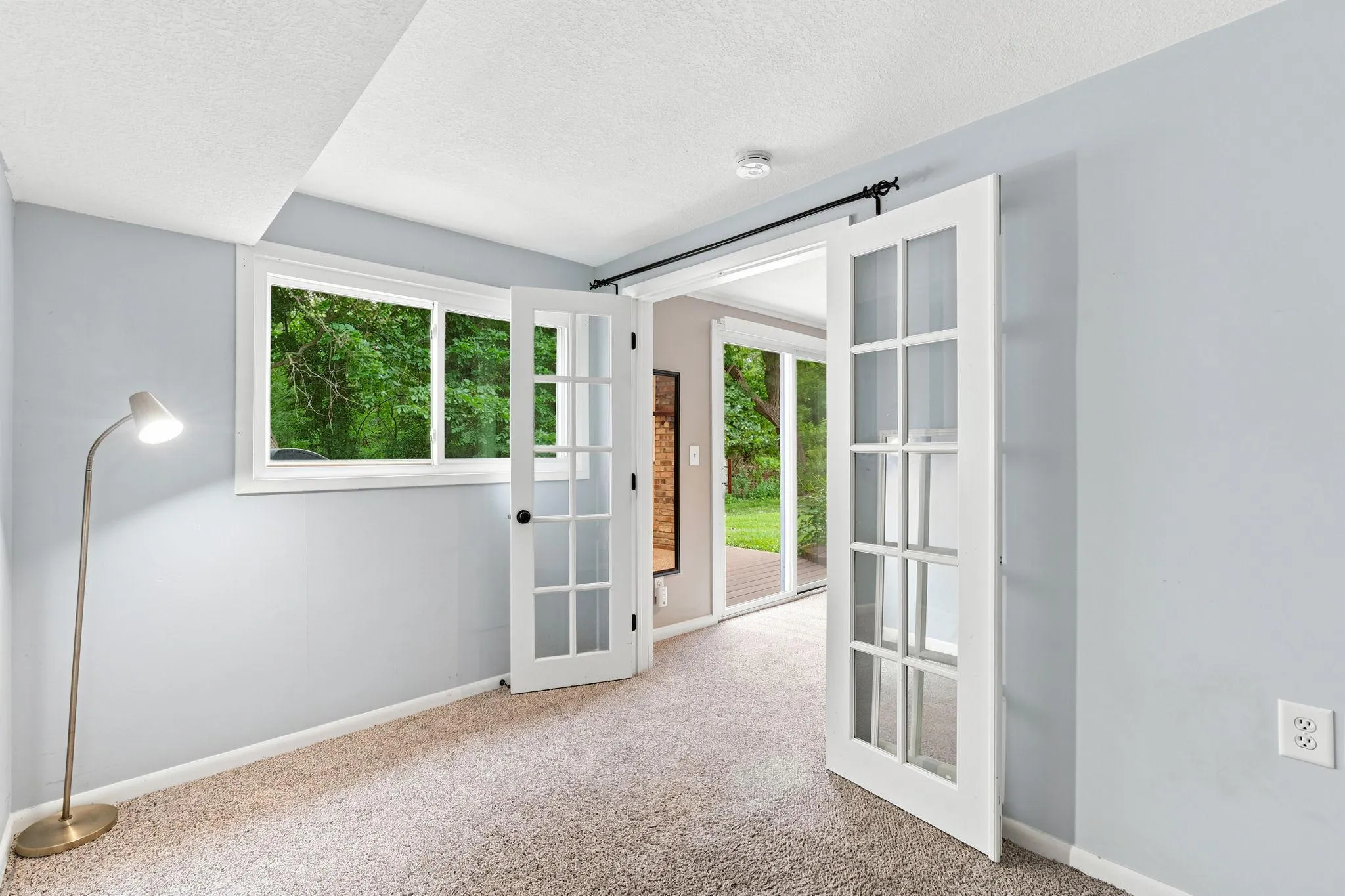Photo 18 of 1711 Hickory Hill Drive