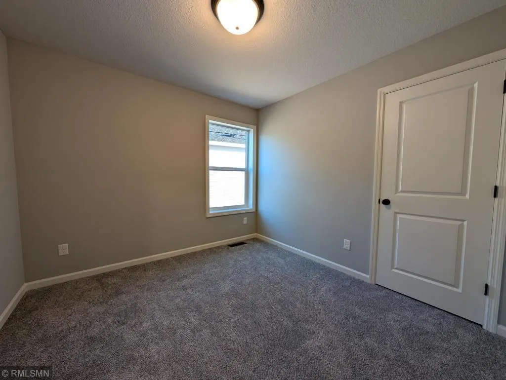 Photo 11 of 10575 Goodview S Avenue
