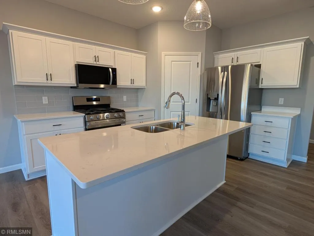 Photo 6 of 10575 Goodview S Avenue
