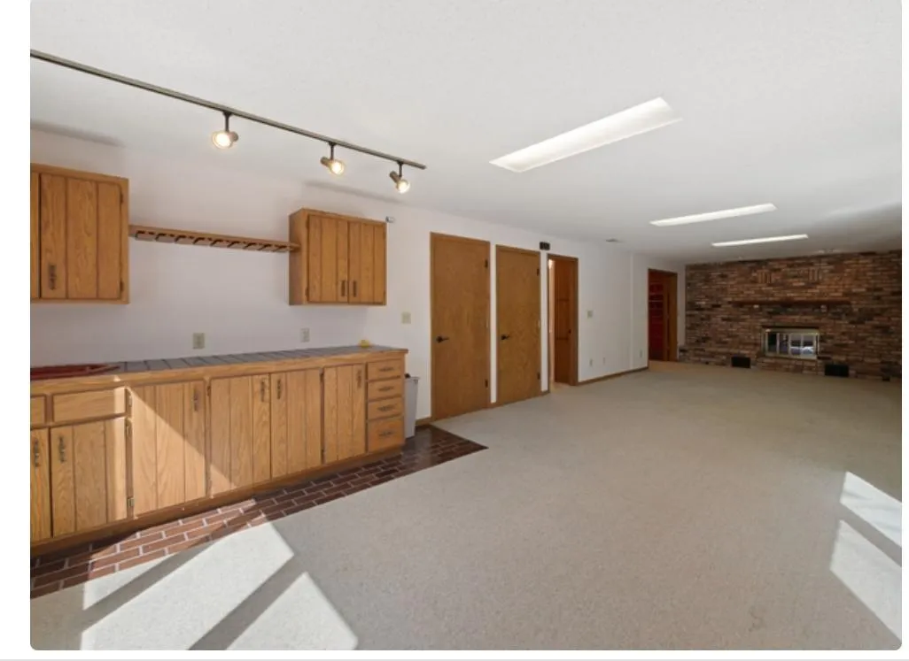 Photo 13 of 8213 Pleasant View Court